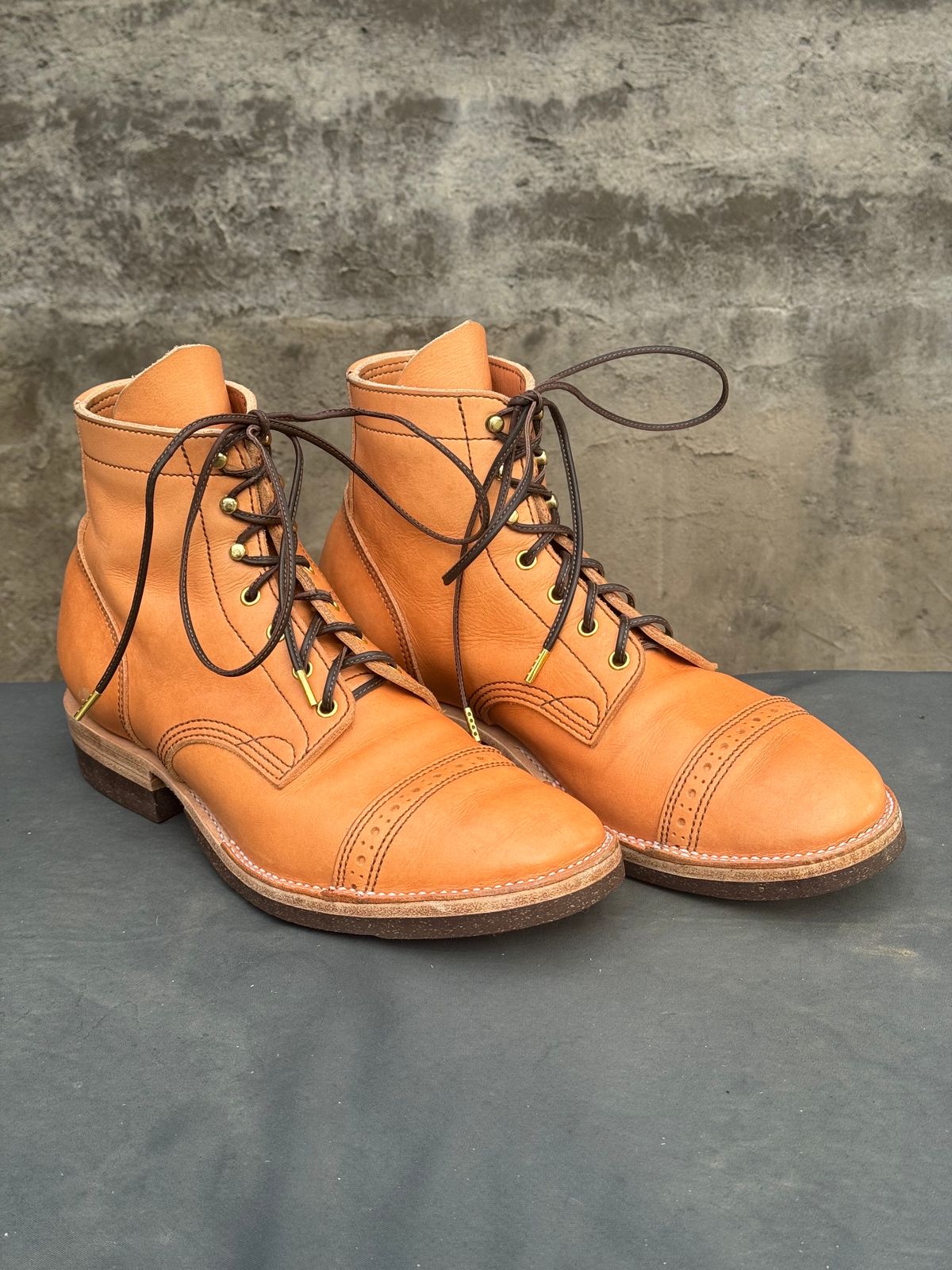 Photo by m.f.bootco on January 5, 2024 of the M.F. Boot Co Service Boot in Sepici Tumbled Waxed Natural Veg Tan.