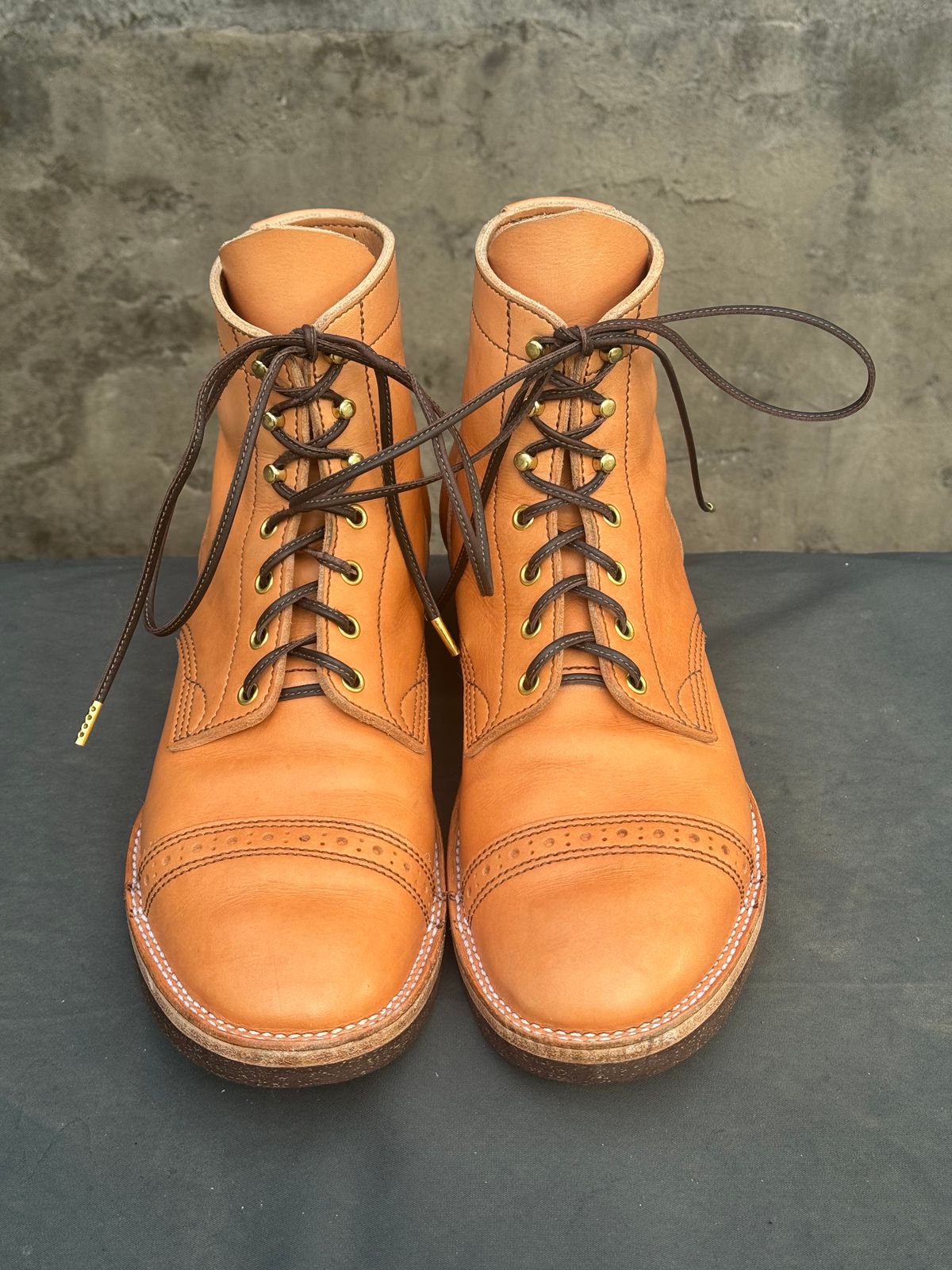 Photo by m.f.bootco on January 5, 2024 of the M.F. Boot Co Service Boot in Sepici Tumbled Waxed Natural Veg Tan.