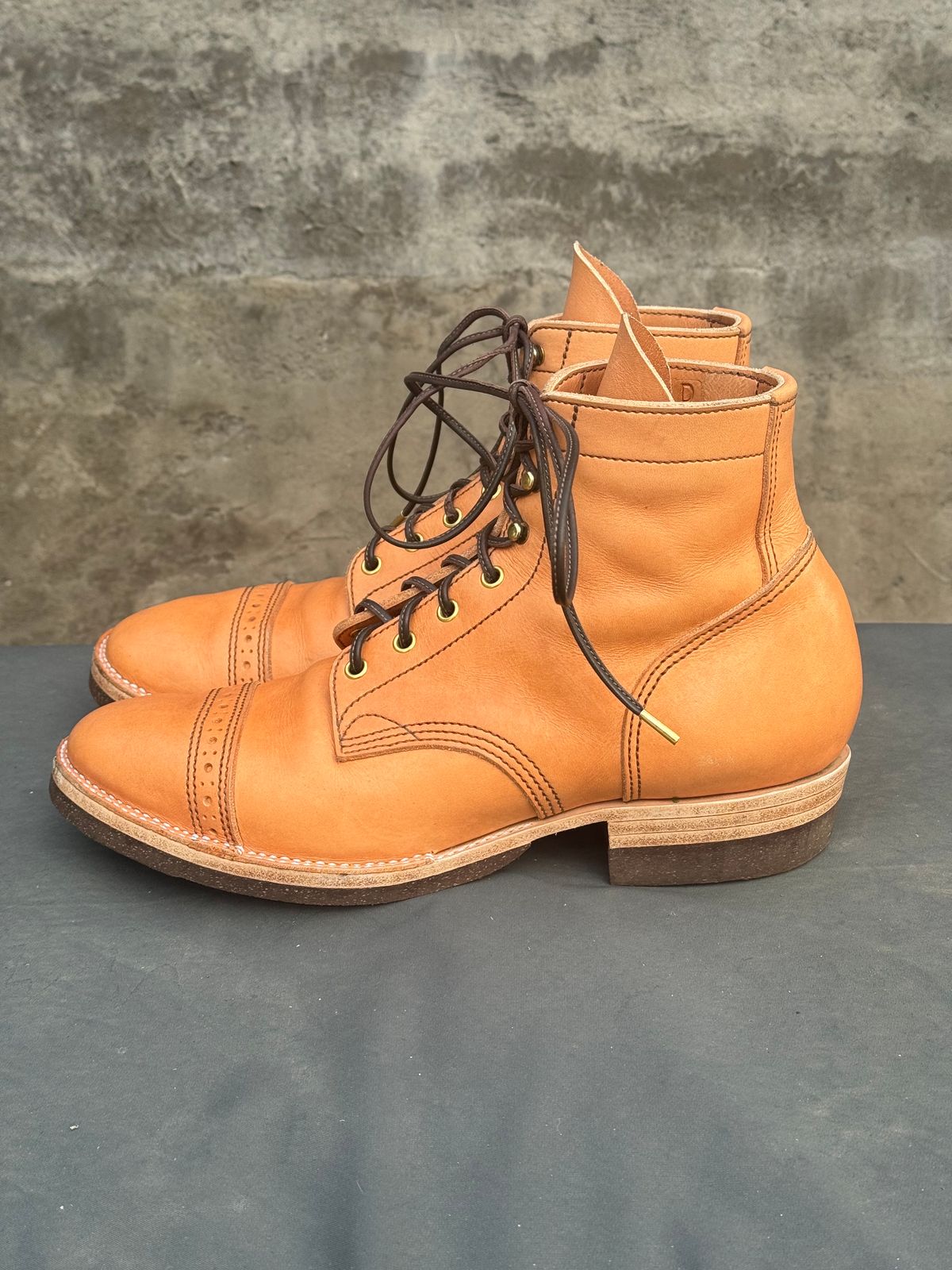 Photo by m.f.bootco on January 5, 2024 of the M.F. Boot Co Service Boot in Sepici Tumbled Waxed Natural Veg Tan.