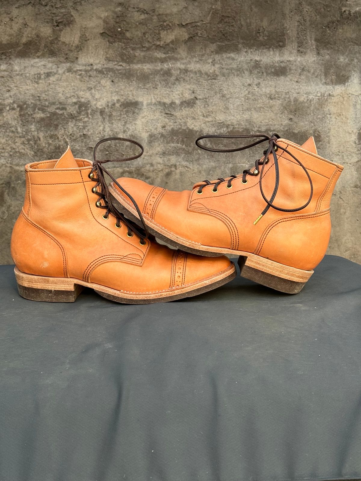 Photo by m.f.bootco on February 4, 2024 of the M.F. Boot Co Service Boot in Sepici Tumbled Waxed Natural Veg Tan.