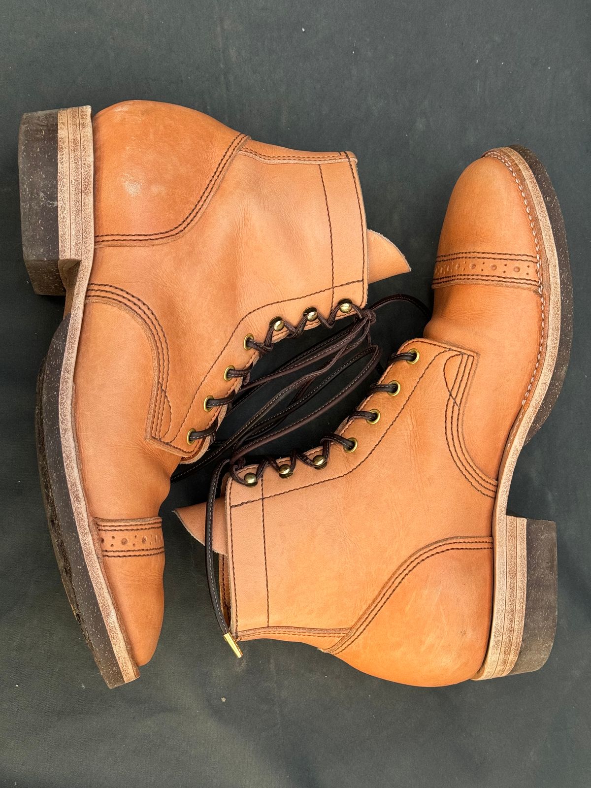 Photo by m.f.bootco on February 4, 2024 of the M.F. Boot Co Service Boot in Sepici Tumbled Waxed Natural Veg Tan.