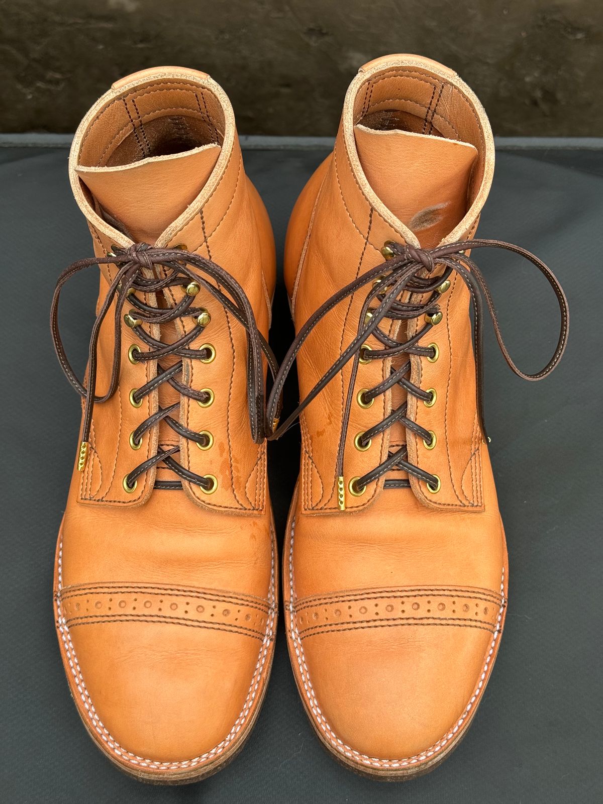 Photo by m.f.bootco on March 5, 2024 of the M.F. Boot Co Service Boot in Sepici Tumbled Waxed Natural Veg Tan.