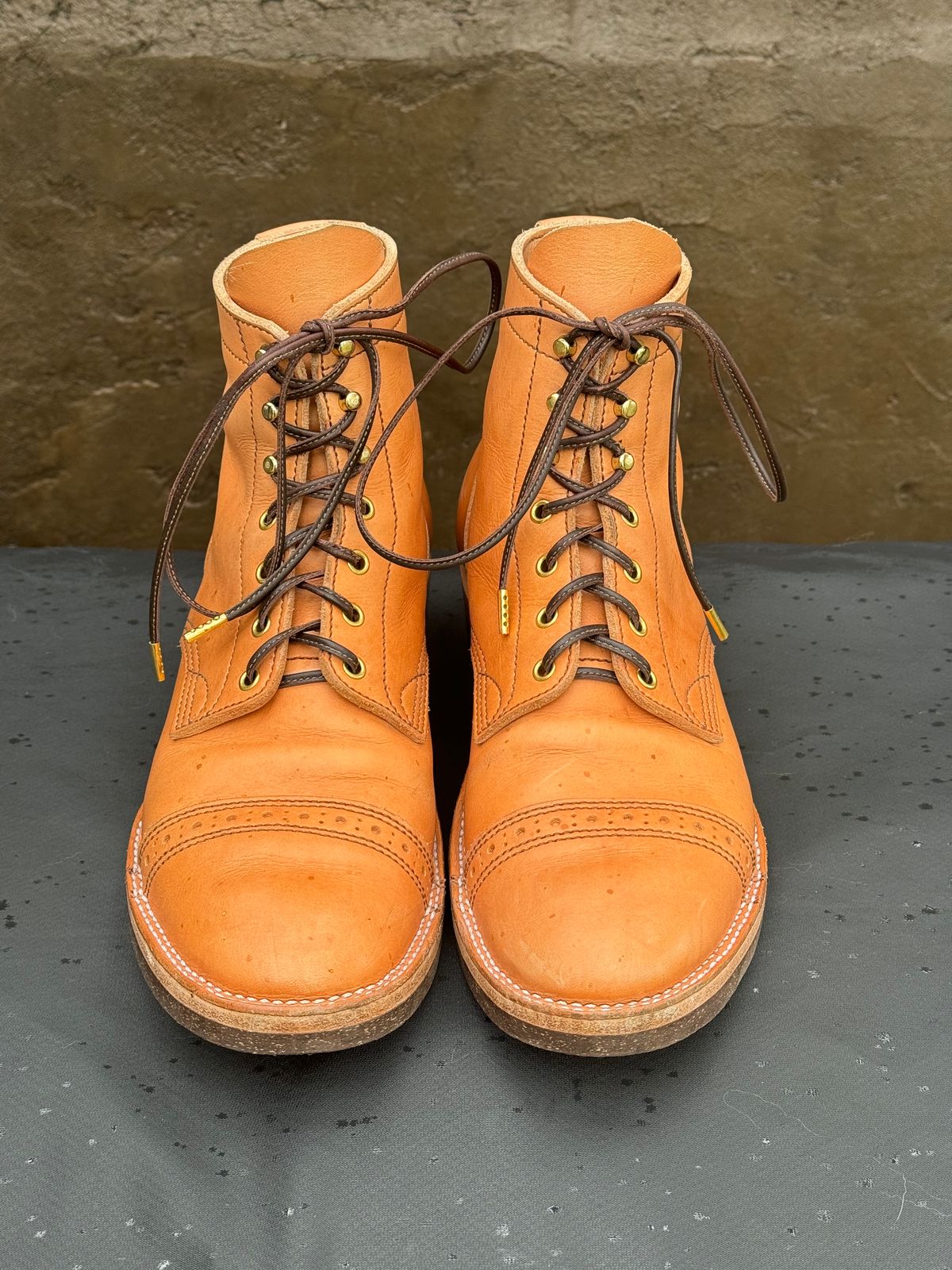 Photo by m.f.bootco on April 4, 2024 of the M.F. Boot Co Service Boot in Sepici Tumbled Waxed Natural Veg Tan.