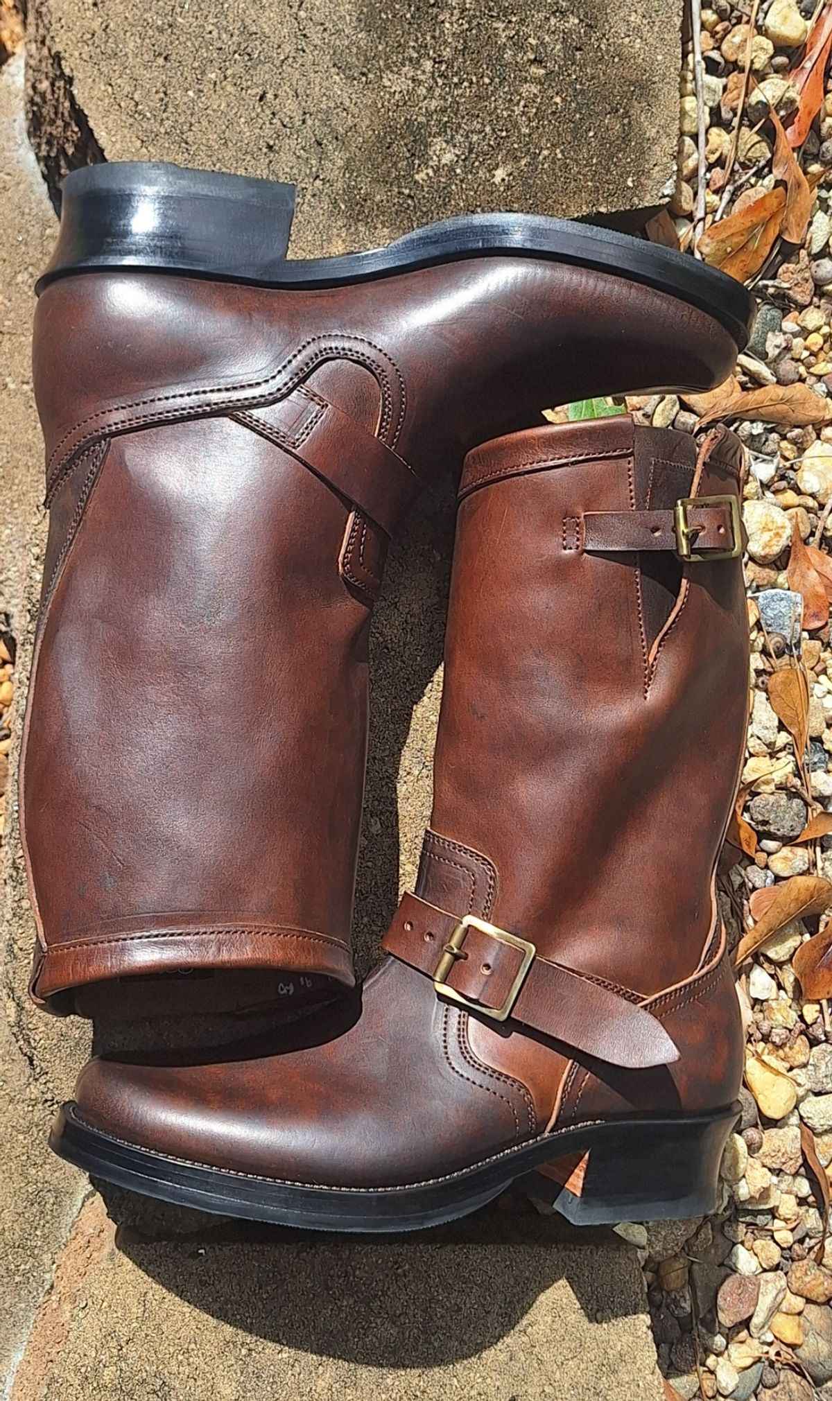Photo by PatinaTherapist on September 29, 2025 of the Crux Deluxe Engineer in Guidi Dirty Horsebutt.