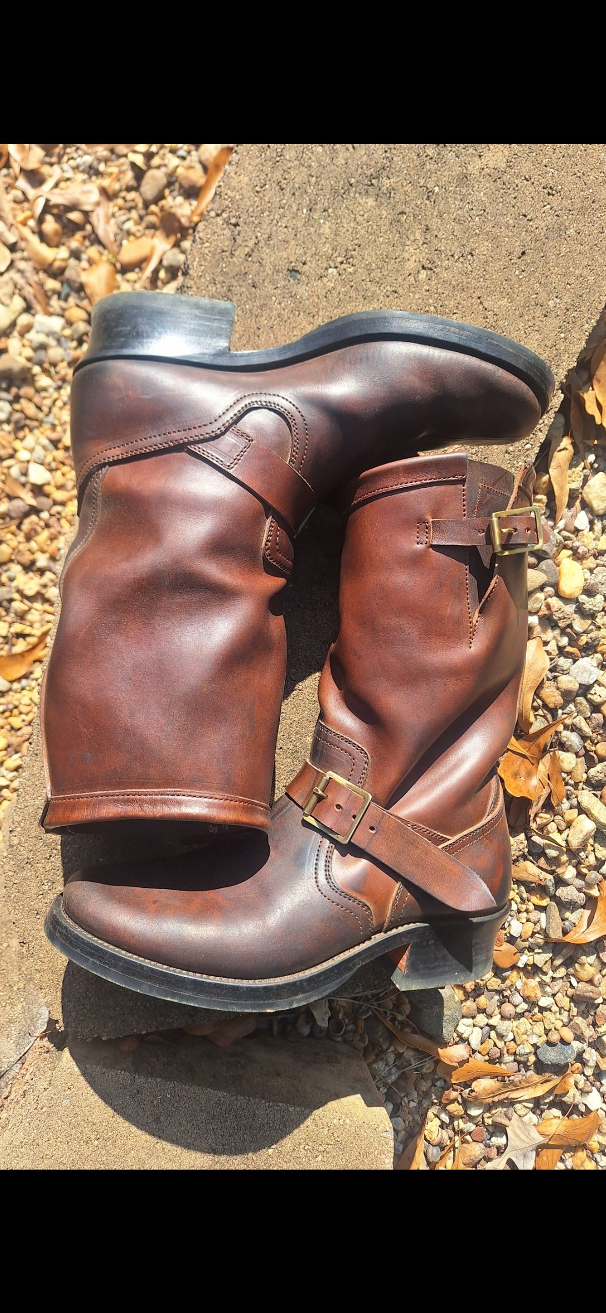 Photo by PatinaTherapist on November 2, 2025 of the Crux Deluxe Engineer in Guidi Dirty Horsebutt.