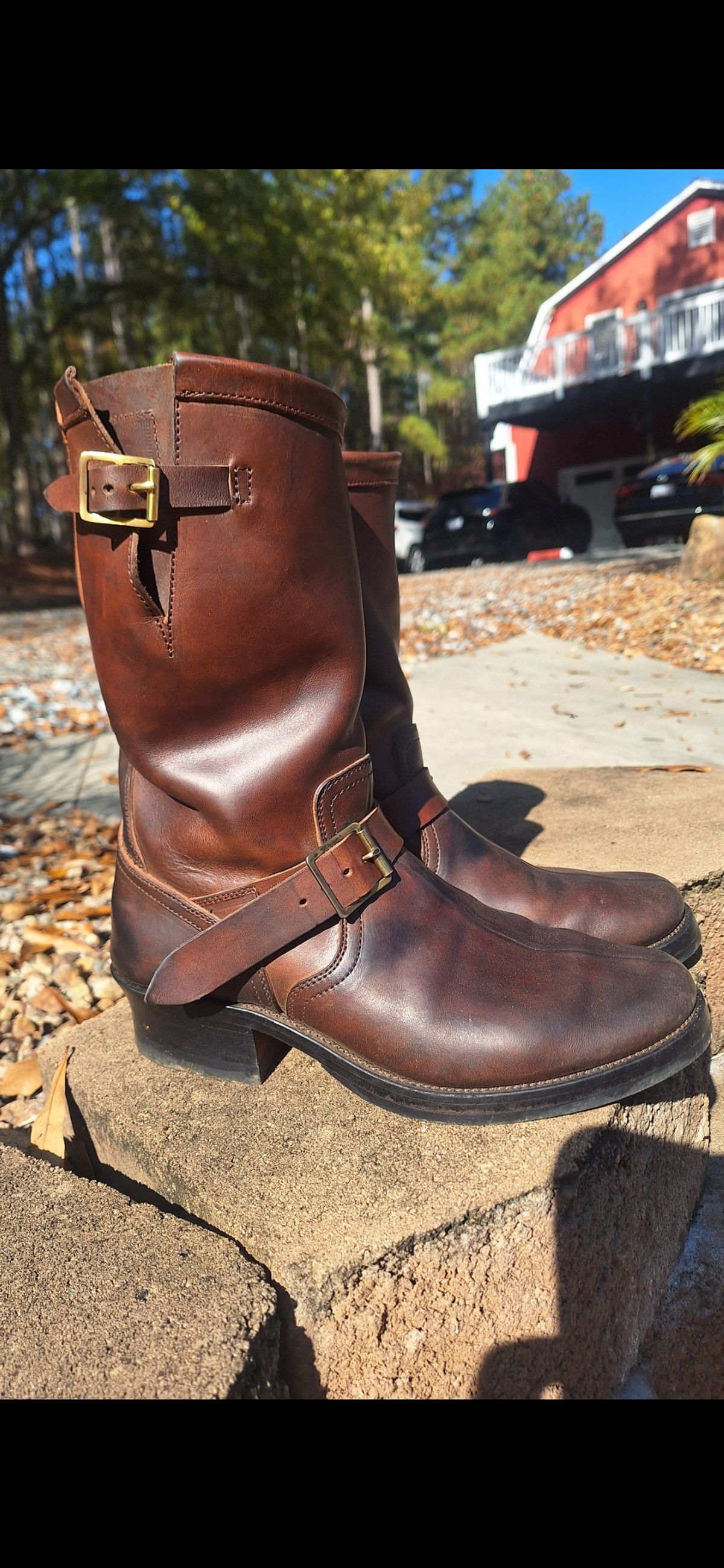 Photo by PatinaTherapist on November 2, 2025 of the Crux Deluxe Engineer in Guidi Dirty Horsebutt.