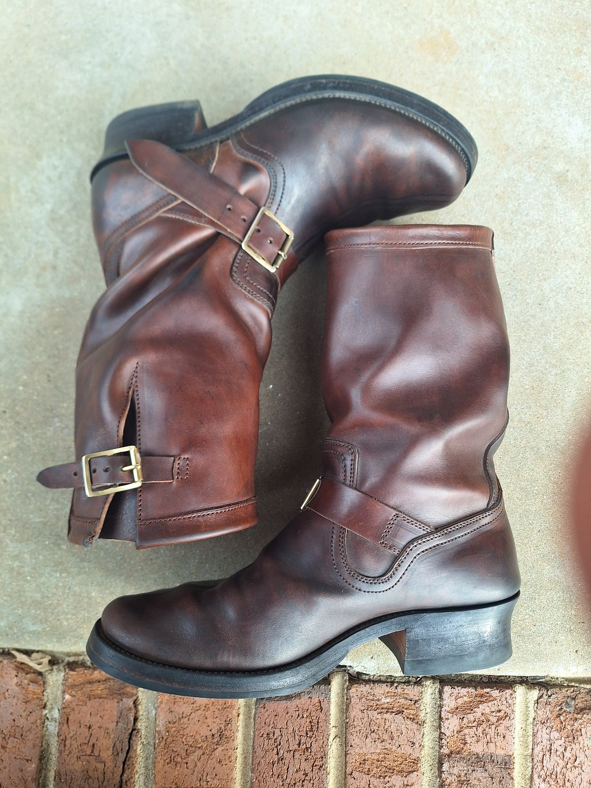 Photo by PatinaTherapist on February 3, 2026 of the Crux Deluxe Engineer in Guidi Dirty Horsebutt.