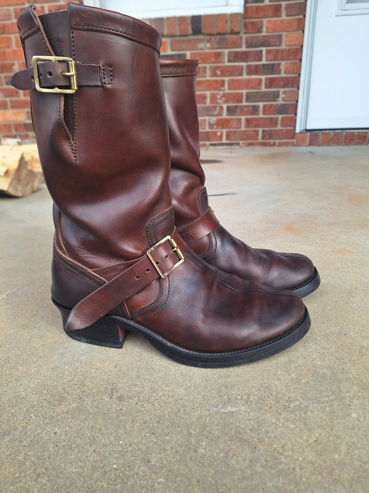 Photo by PatinaTherapist on February 3, 2026 of the Crux Deluxe Engineer in Guidi Dirty Horsebutt.