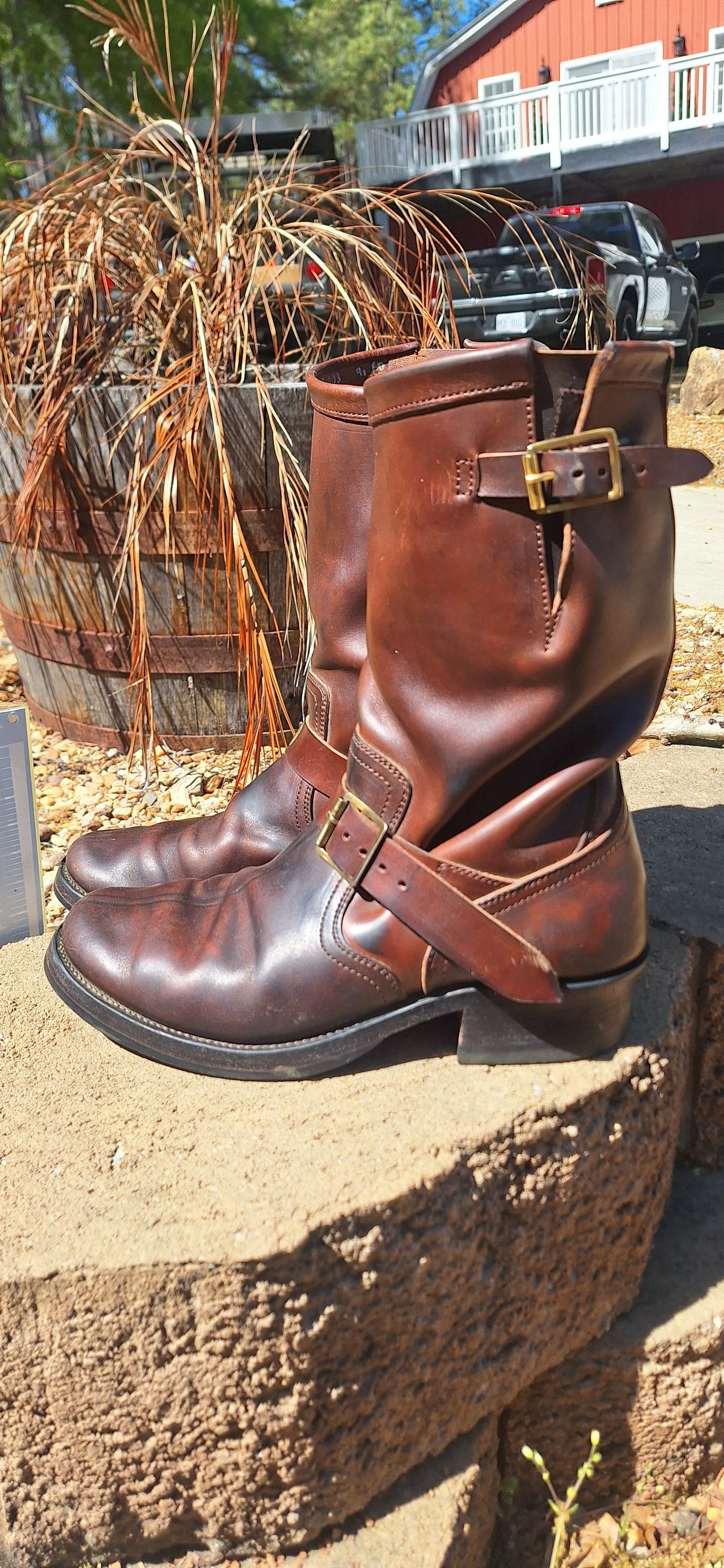 Photo by PatinaTherapist on March 29, 2026 of the Crux Deluxe Engineer in Guidi Dirty Horsebutt.