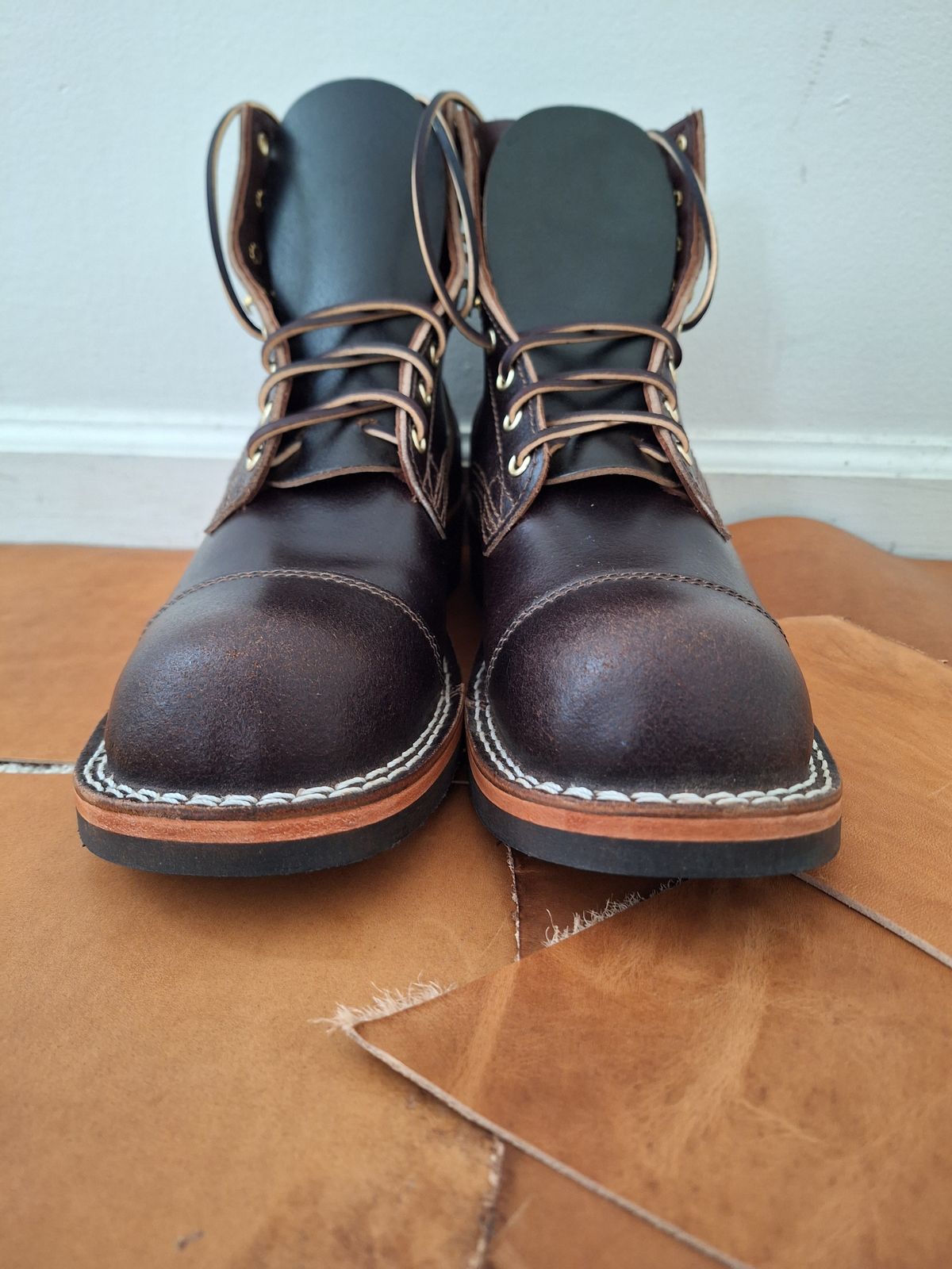 Photo by PatinaTherapist on October 1, 2023 of the Nicks Prospector in Horween Brown Waxed Flesh.