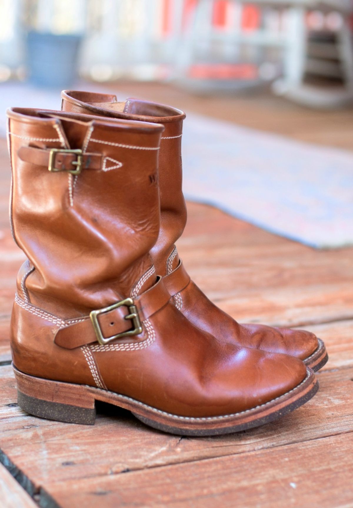 Photo by PatinaTherapist on April 1, 2025 of the Willie's Handmade Boots Engineer in Maryam Natural Horsebutt.