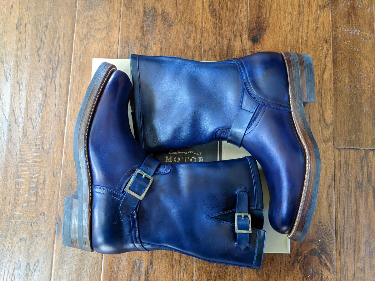 Photo by magicsun87 on November 1, 2022 of the Motor Engineer Boots in Horween Natural Chromexcel.