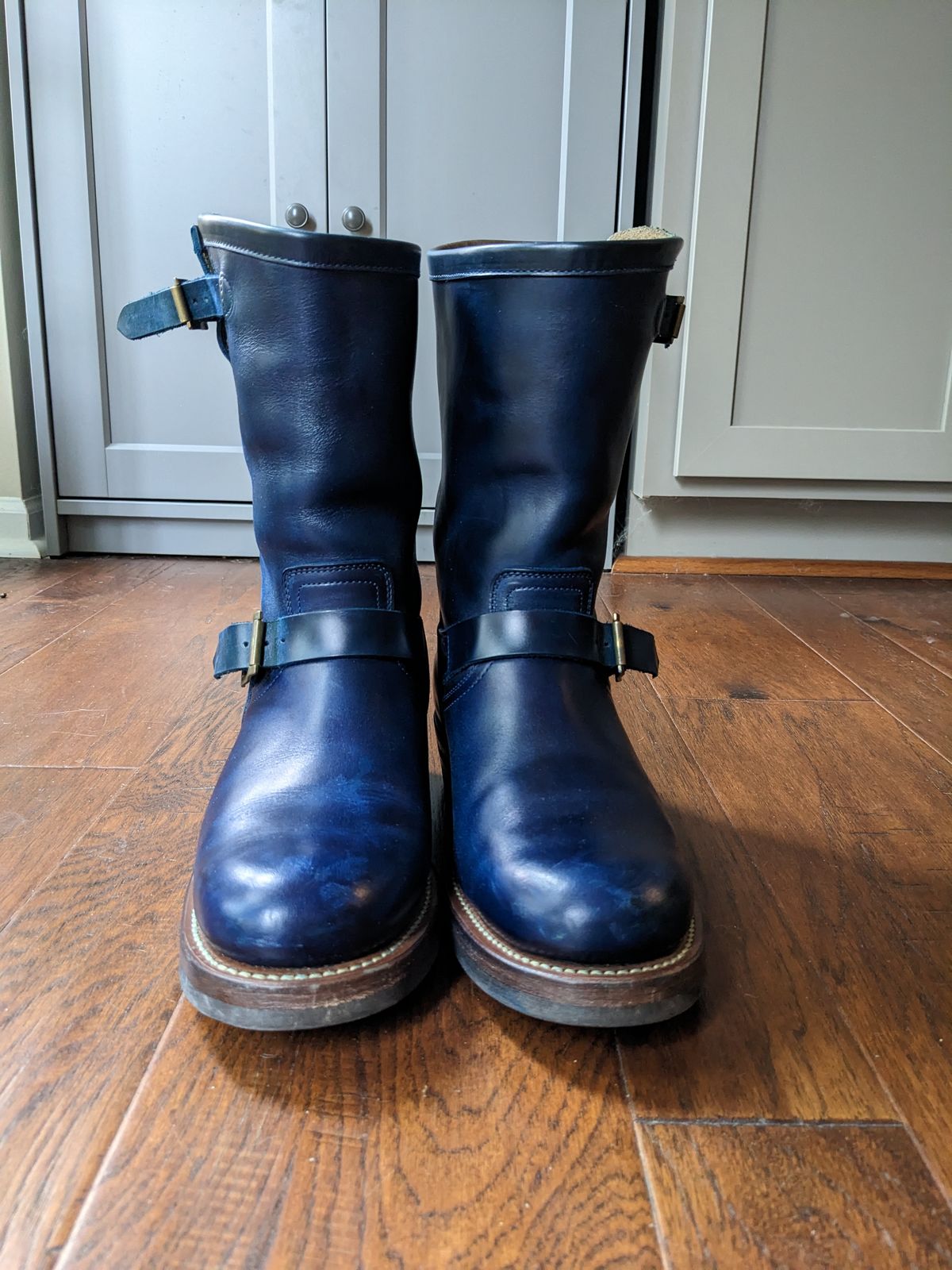 Photo by magicsun87 on January 5, 2023 of the Motor Engineer Boots in Horween Natural Chromexcel.