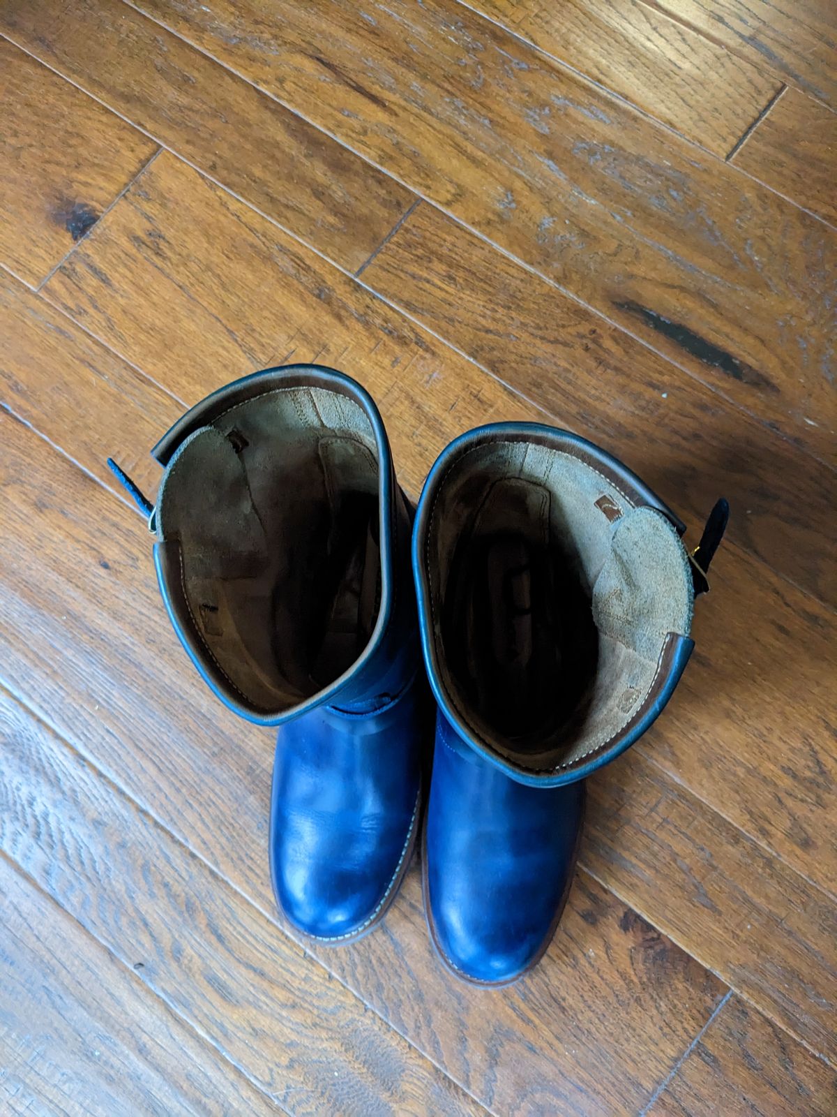 Photo by magicsun87 on January 5, 2023 of the Motor Engineer Boots in Horween Natural Chromexcel.