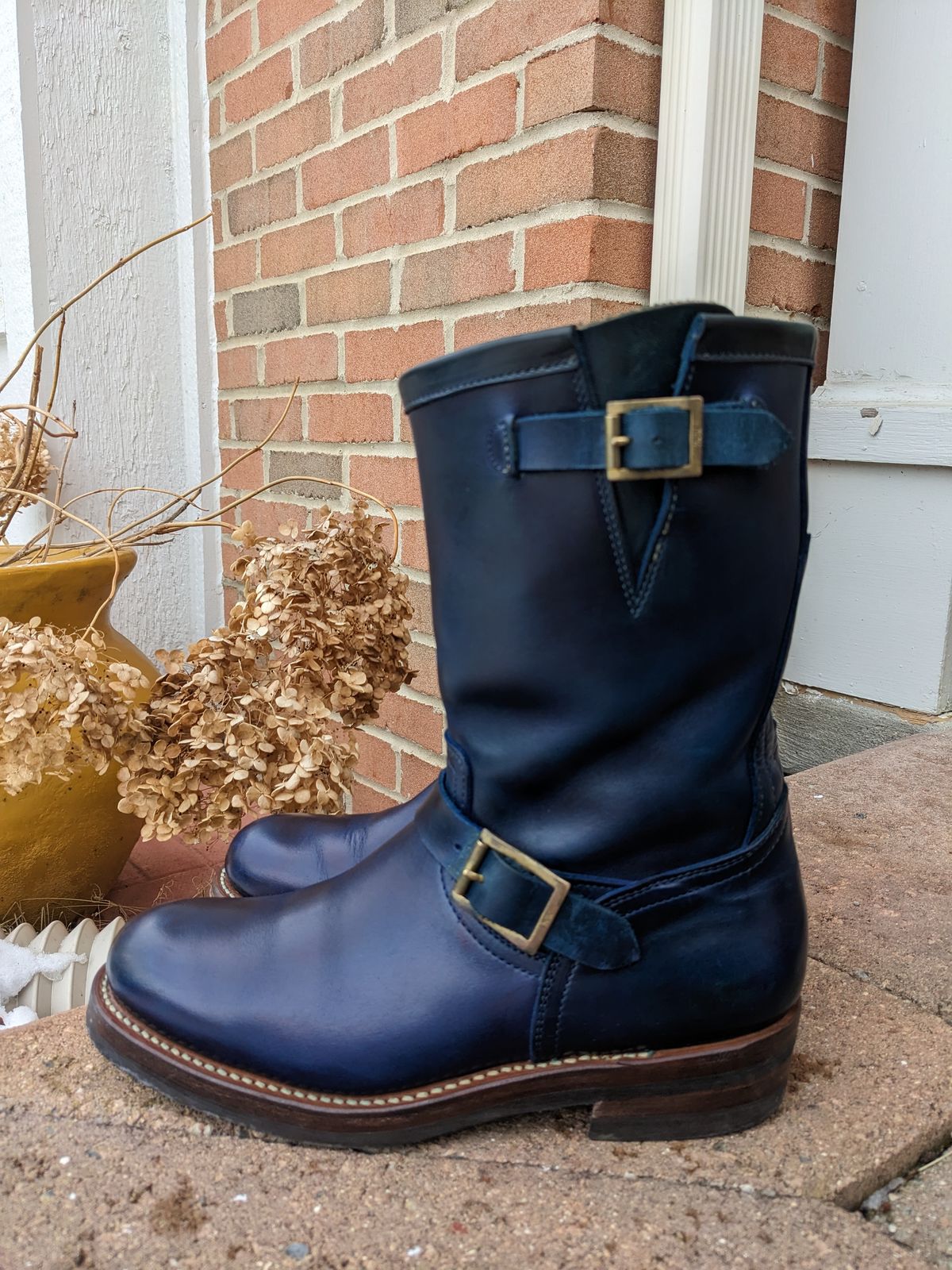 Photo by magicsun87 on February 5, 2023 of the Motor Engineer Boots in Horween Natural Chromexcel.