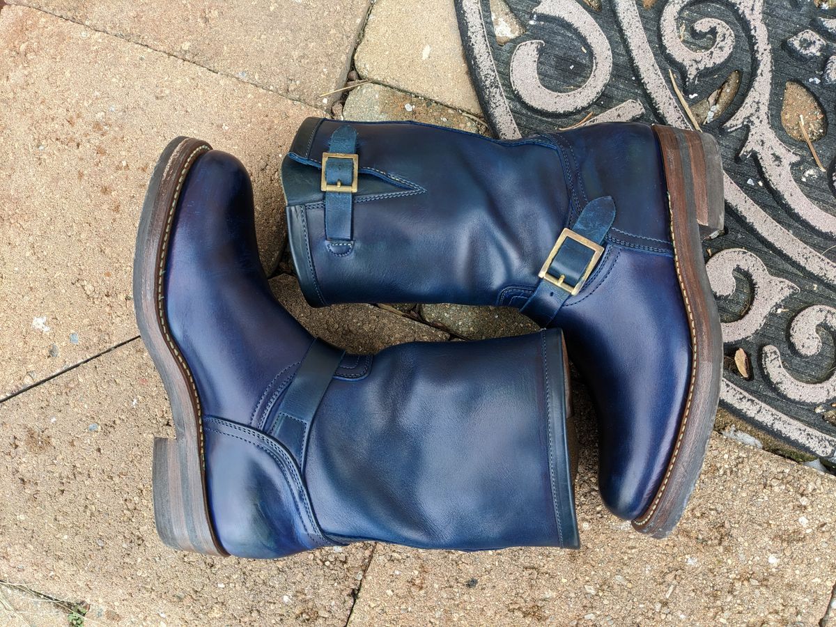 Photo by magicsun87 on February 5, 2023 of the Motor Engineer Boots in Horween Natural Chromexcel.