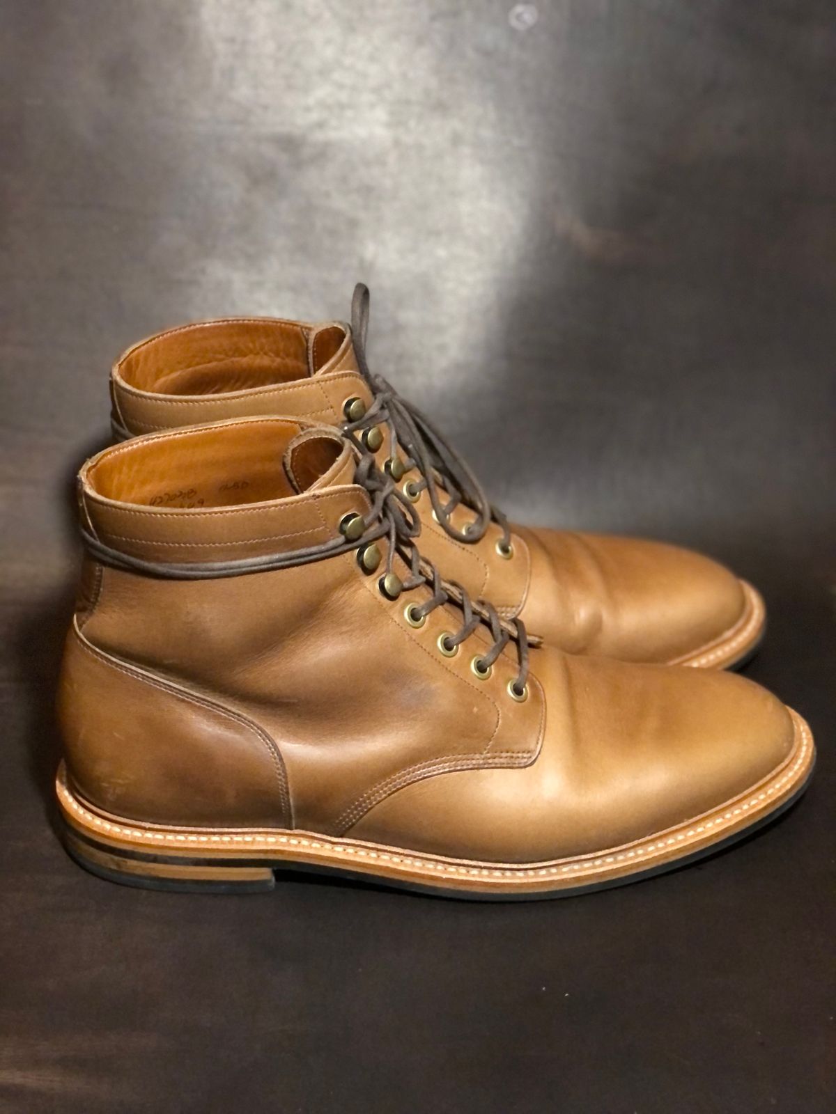 Photo by IndyBen on November 6, 2023 of the Grant Stone Diesel Boot in Horween Dune Chromexcel.