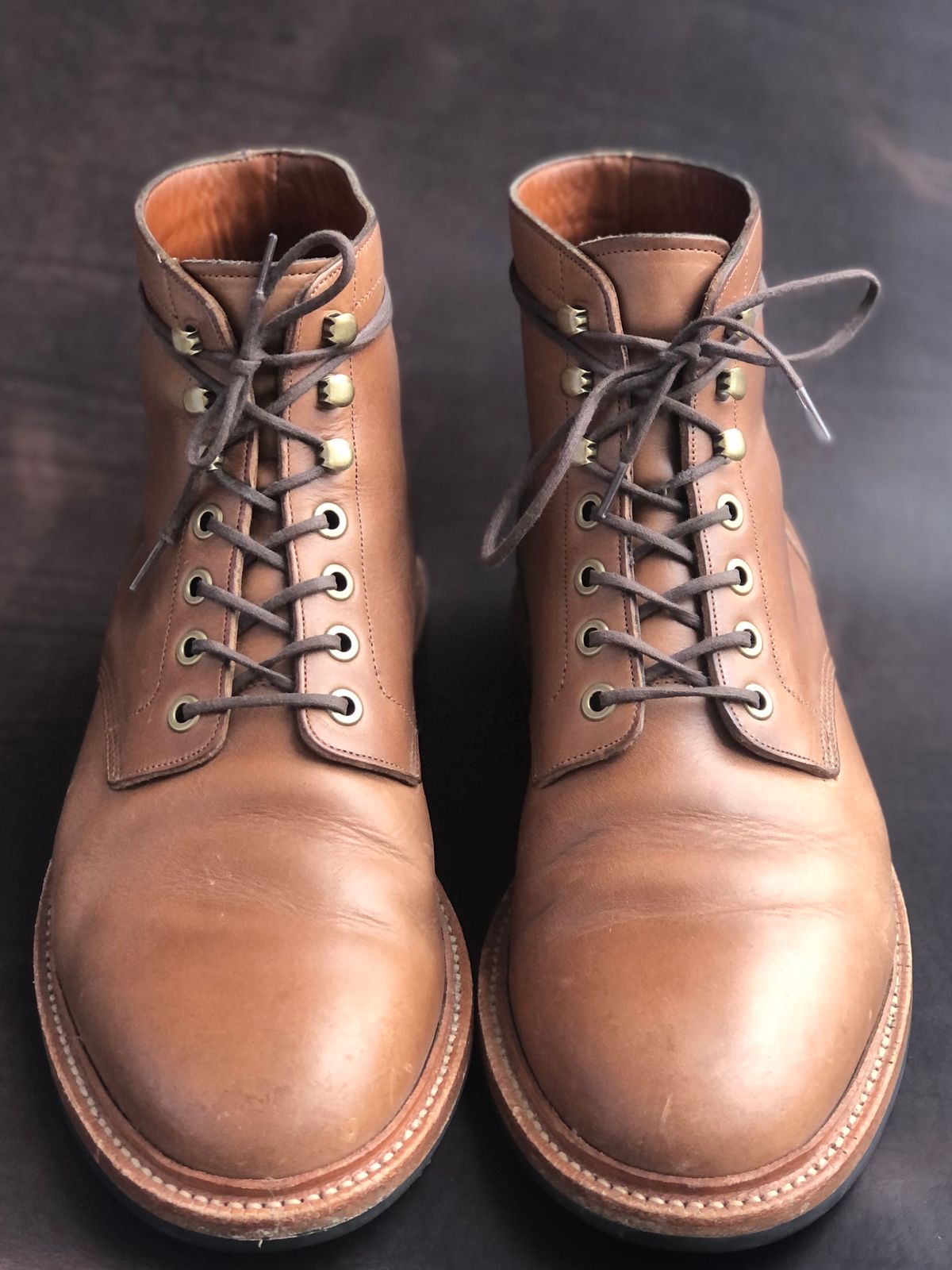 Photo by IndyBen on December 2, 2023 of the Grant Stone Diesel Boot in Horween Dune Chromexcel.