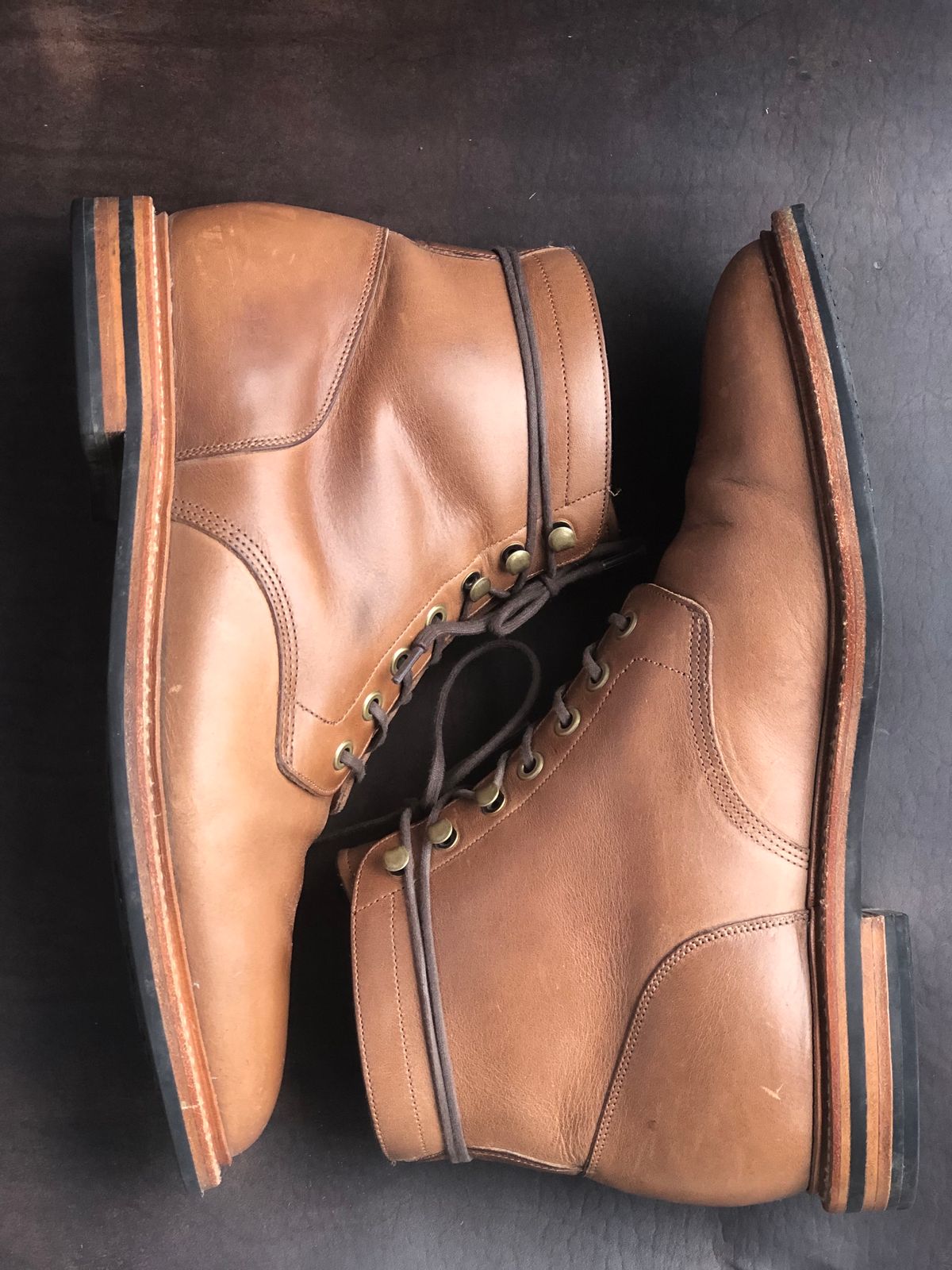 Photo by IndyBen on December 2, 2023 of the Grant Stone Diesel Boot in Horween Dune Chromexcel.