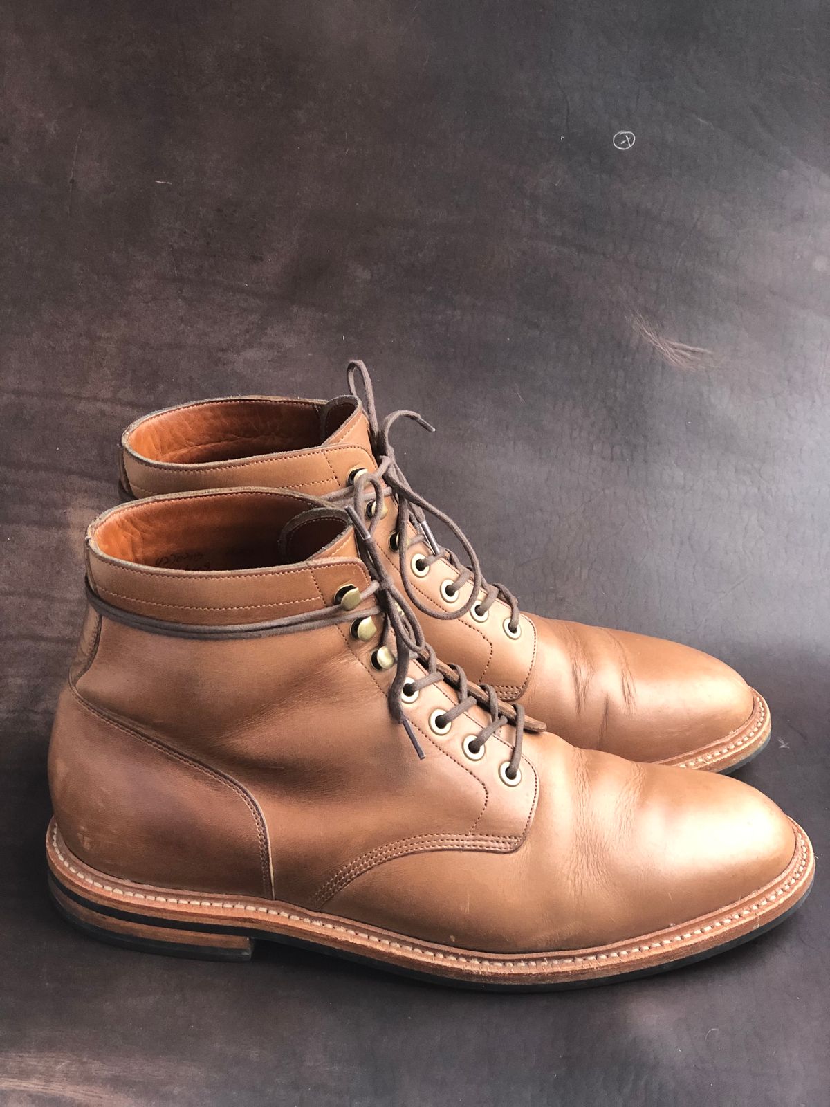 Photo by IndyBen on December 2, 2023 of the Grant Stone Diesel Boot in Horween Dune Chromexcel.