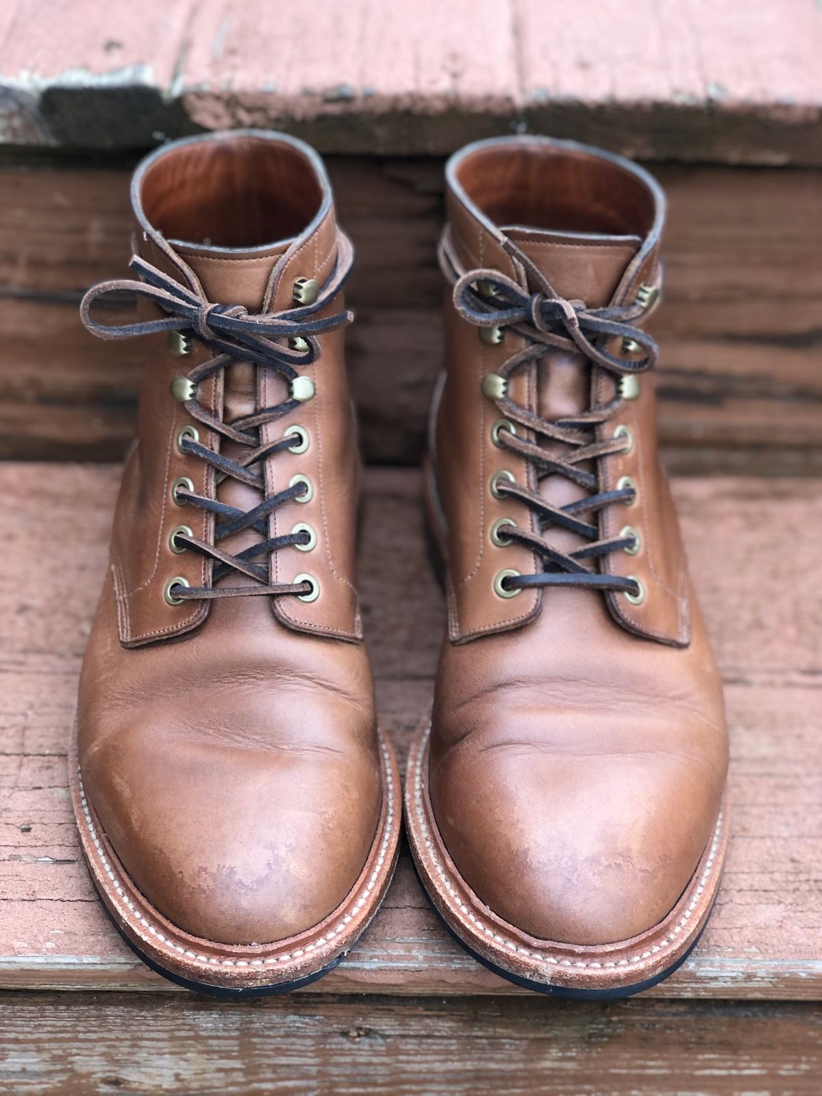 Photo by IndyBen on February 2, 2024 of the Grant Stone Diesel Boot in Horween Dune Chromexcel.