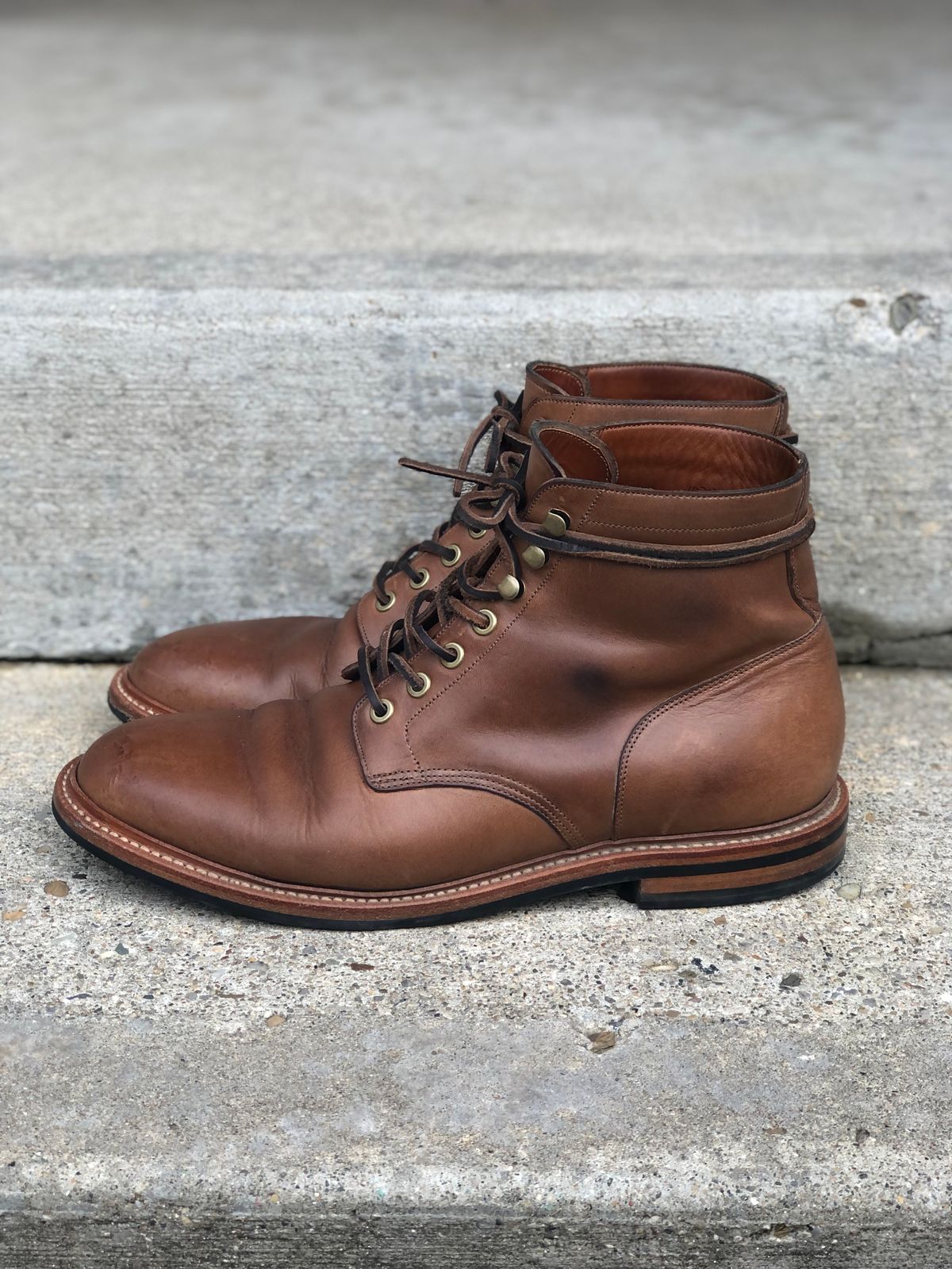 Photo by IndyBen on March 5, 2024 of the Grant Stone Diesel Boot in Horween Dune Chromexcel.