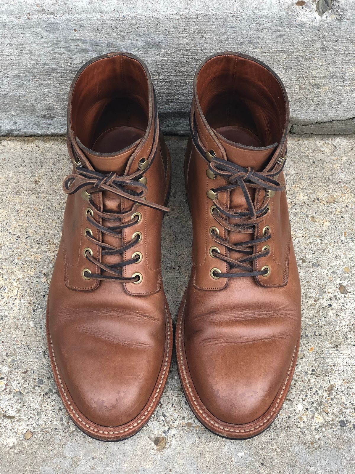 Photo by IndyBen on March 5, 2024 of the Grant Stone Diesel Boot in Horween Dune Chromexcel.