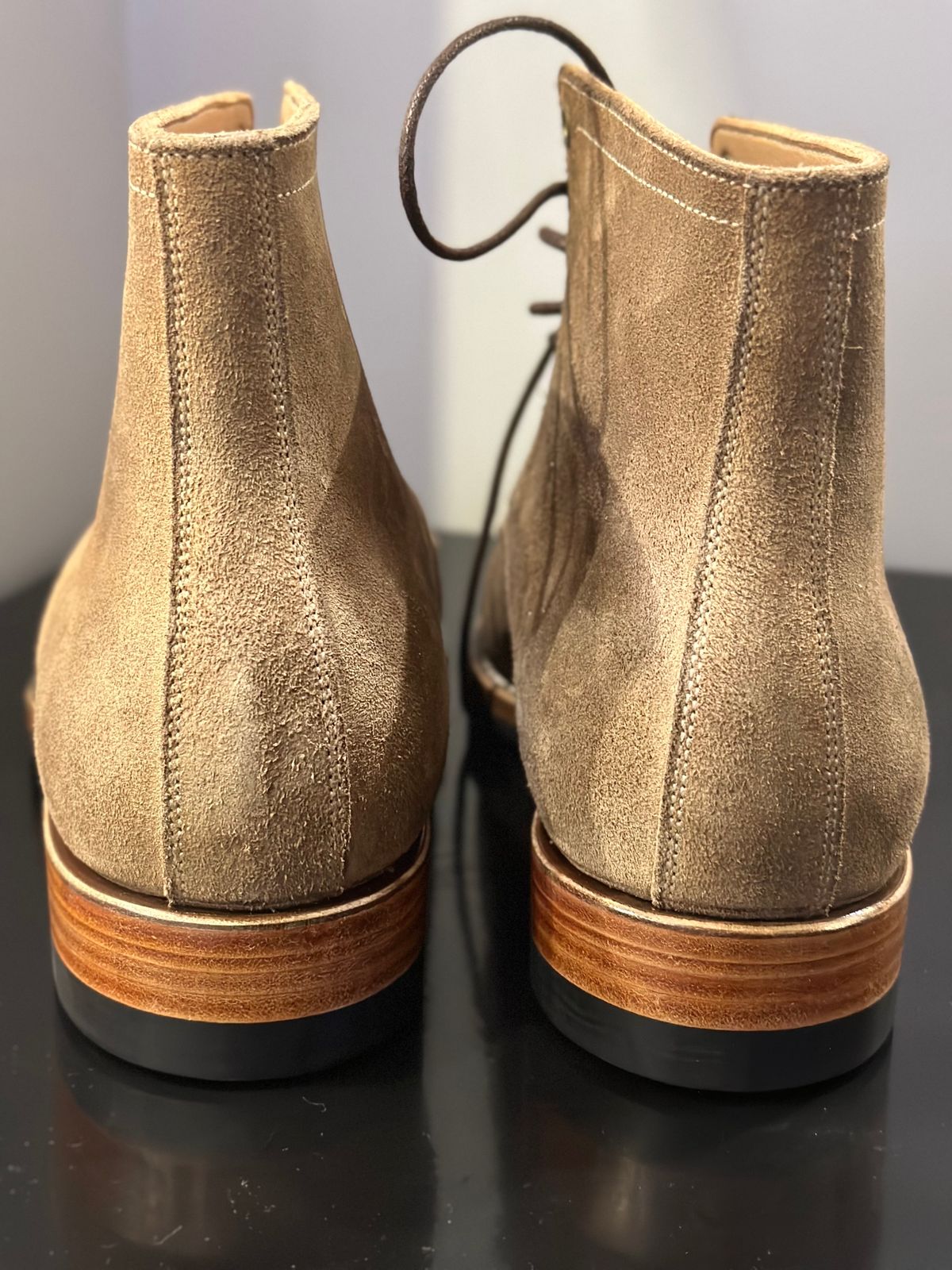Photo by elkonelmstreet on October 4, 2023 of the Onderhoud SPL02 in Horween Marine Field Roughout.
