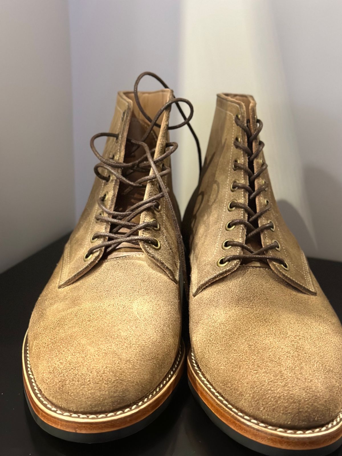Photo by elkonelmstreet on October 4, 2023 of the Onderhoud SPL02 in Horween Marine Field Roughout.