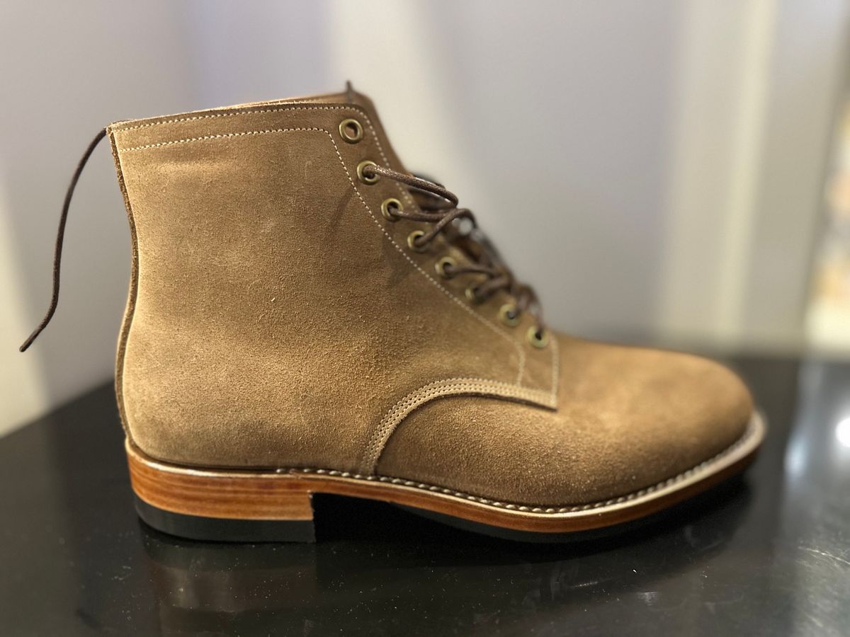 Photo by elkonelmstreet on October 4, 2023 of the Onderhoud SPL02 in Horween Marine Field Roughout.