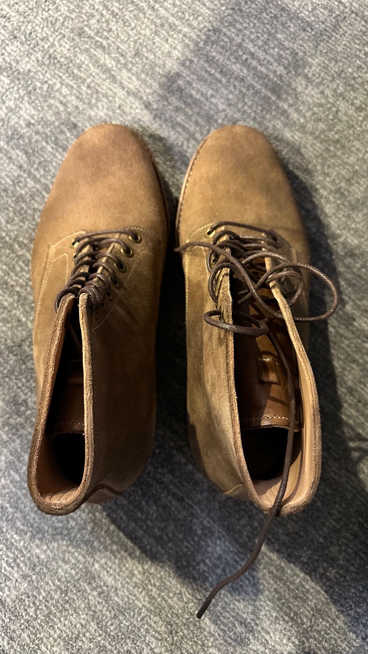 Photo by elkonelmstreet on October 4, 2023 of the Onderhoud SPL02 in Horween Marine Field Roughout.