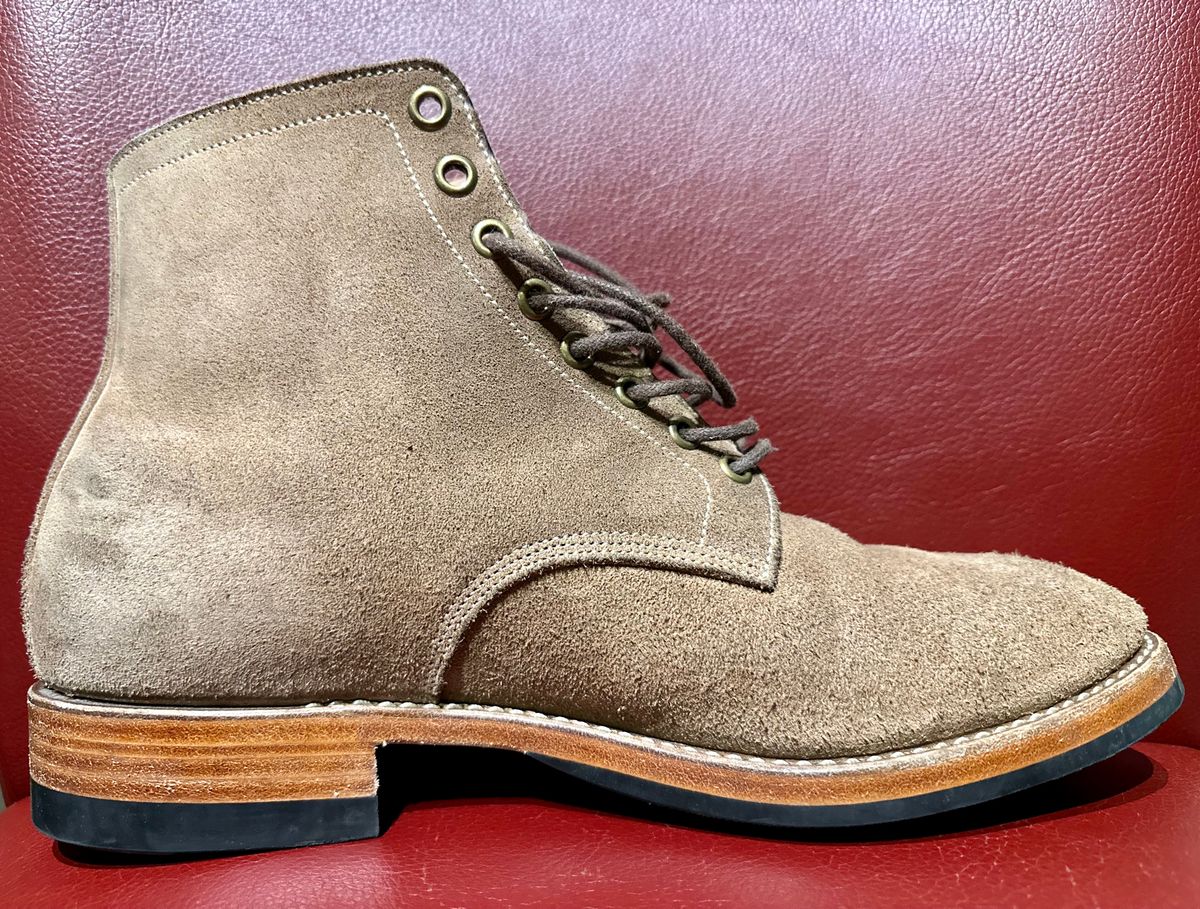 Photo by elkonelmstreet on November 5, 2023 of the Onderhoud SPL02 in Horween Marine Field Roughout.