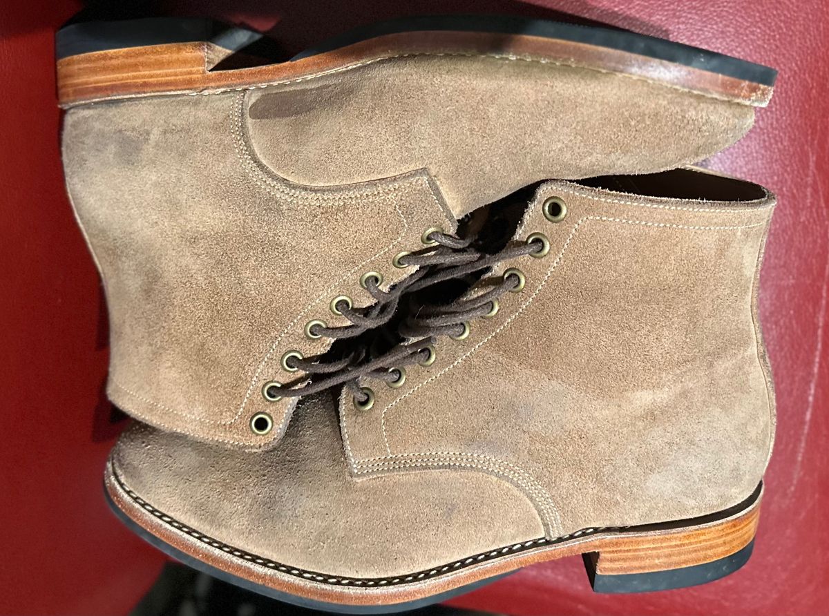 Photo by elkonelmstreet on November 5, 2023 of the Onderhoud SPL02 in Horween Marine Field Roughout.