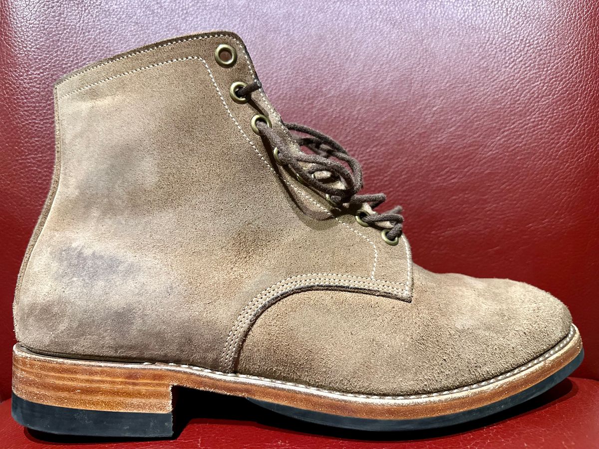 Photo by elkonelmstreet on November 5, 2023 of the Onderhoud SPL02 in Horween Marine Field Roughout.