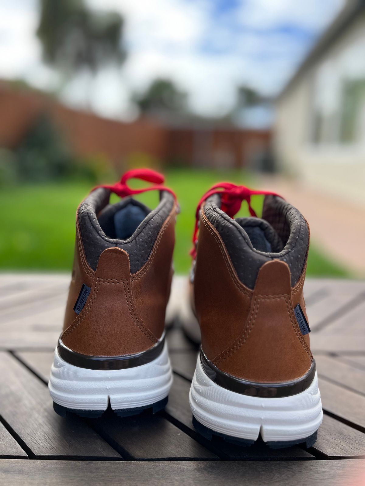 Photo by jessnado on October 2, 2023 of the Danner Mountain Light in Light Brown Full Grain.