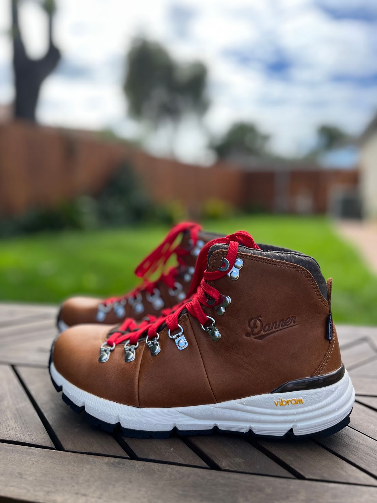 Photo by jessnado on October 2, 2023 of the Danner Mountain Light in Light Brown Full Grain.