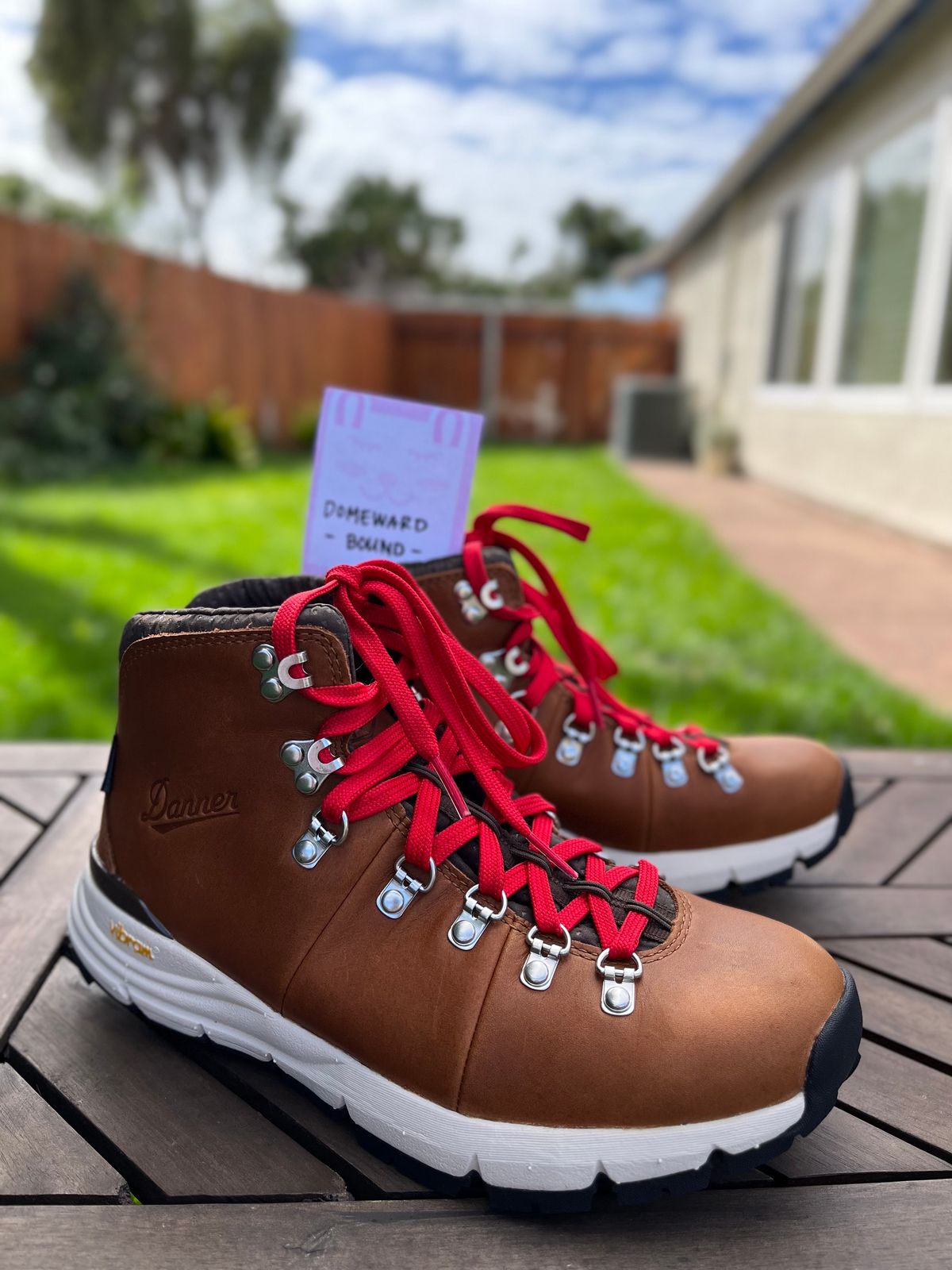 Photo by jessnado on October 2, 2023 of the Danner Mountain Light in Light Brown Full Grain.