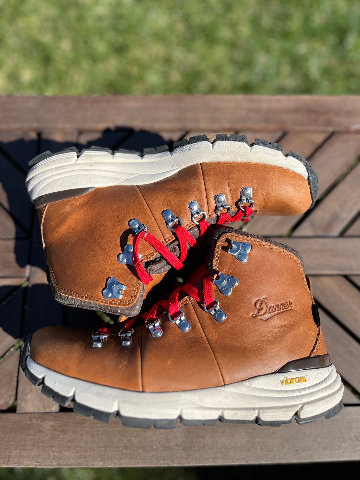 Photo by jessnado on November 5, 2023 of the Danner Mountain Light in Light Brown Full Grain.