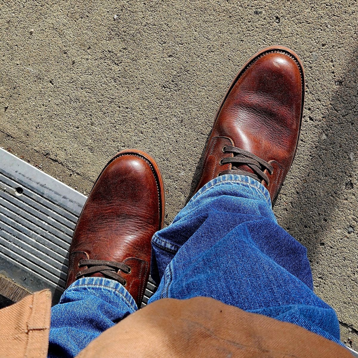Photo by hosekileather on March 3, 2024 of the Tahura Captoelari Plain Toe in Badalassi Carlo Dark Brown Nemesis.
