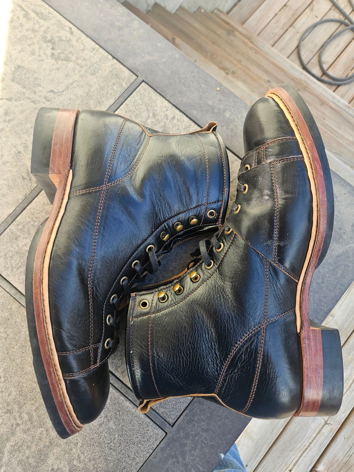 Photo by hosekileather on October 1, 2025 of the Jakkrabbits Monkey Boot in Shinki Black Teacore Horsebutt.