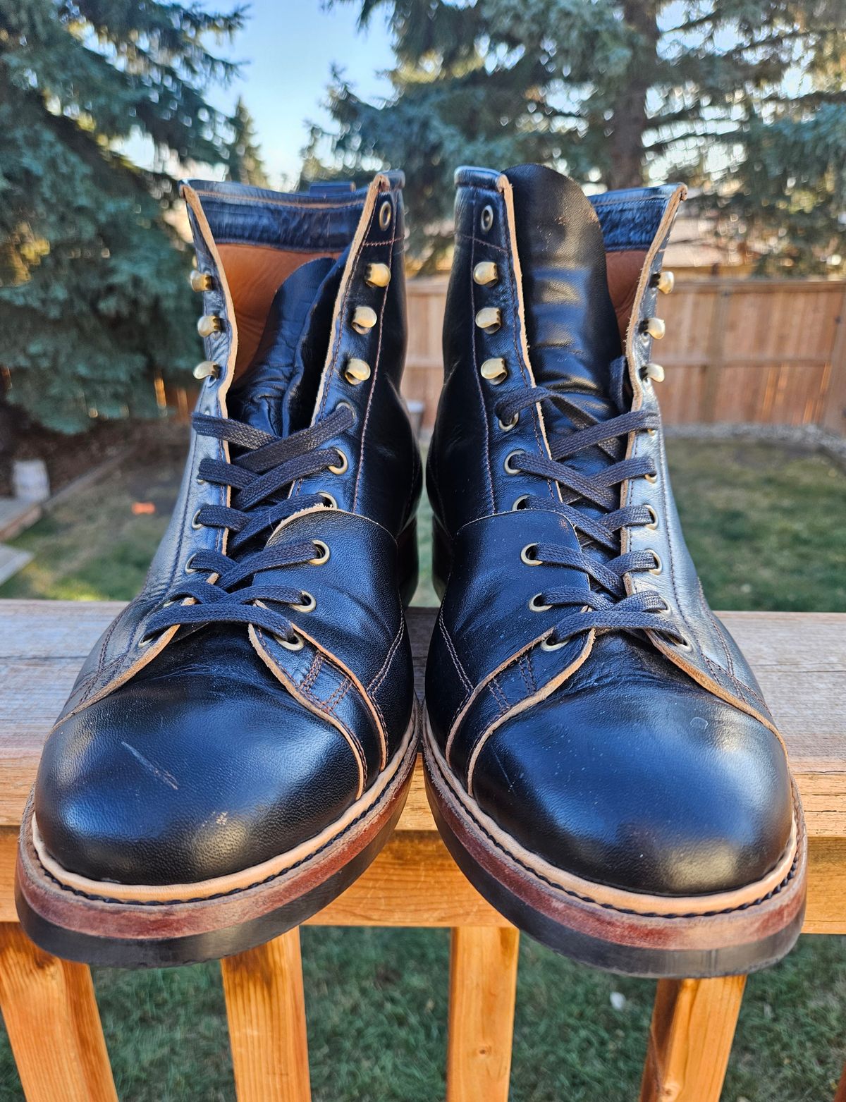 Photo by hosekileather on November 2, 2025 of the Jakkrabbits Monkey Boot in Shinki Black Teacore Horsebutt.