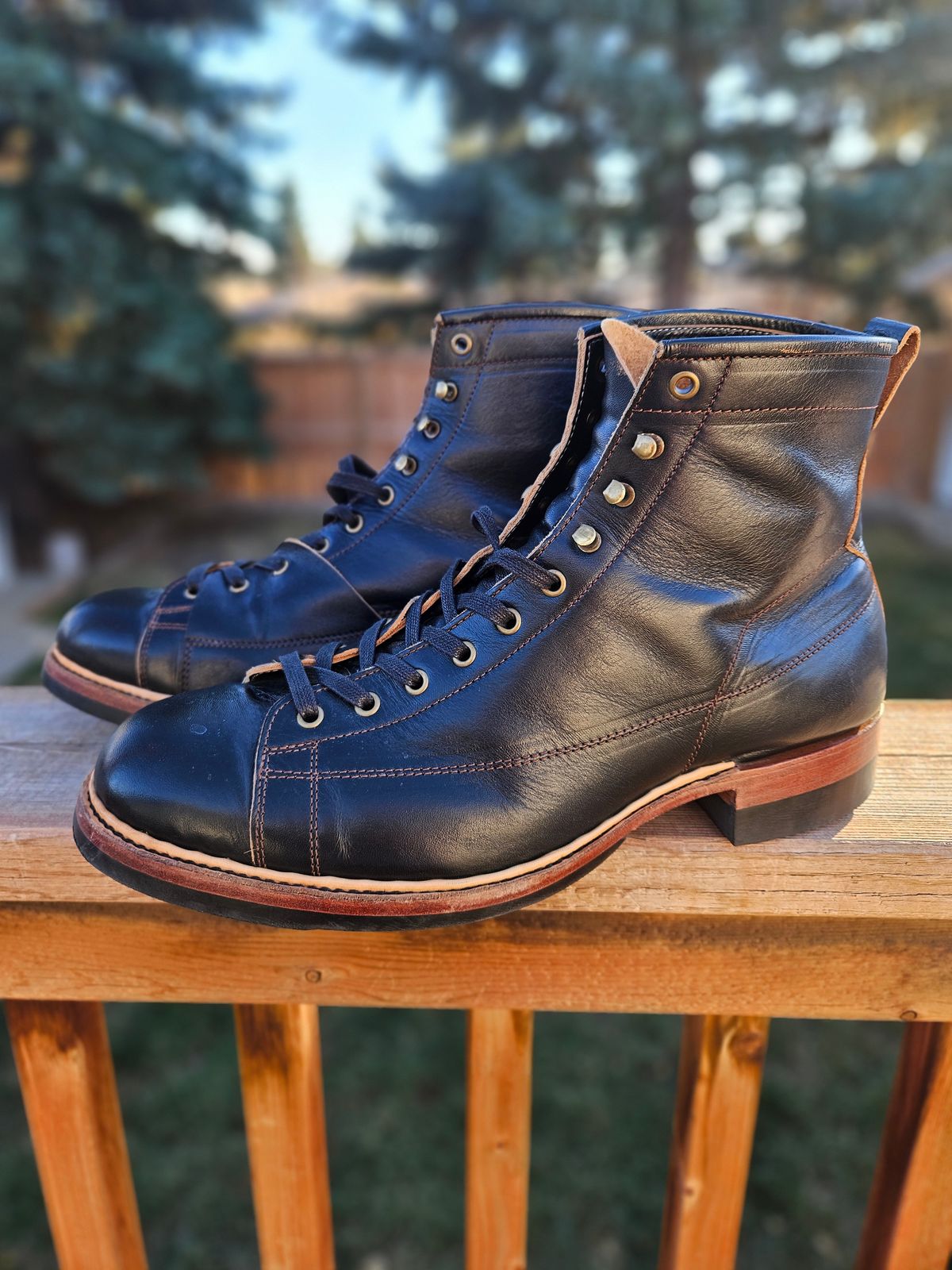 Photo by hosekileather on November 2, 2025 of the Jakkrabbits Monkey Boot in Shinki Black Teacore Horsebutt.