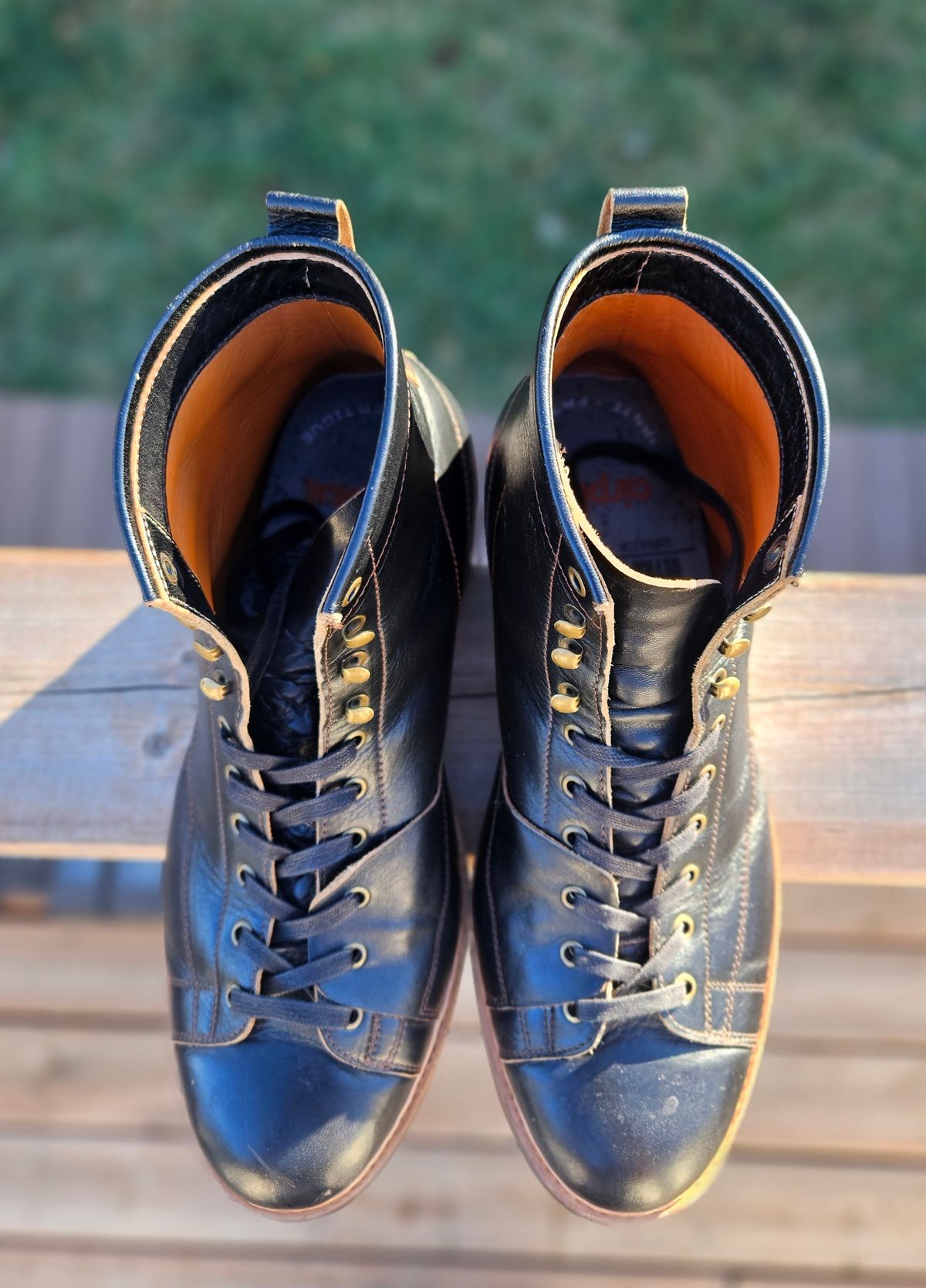 Photo by hosekileather on November 2, 2025 of the Jakkrabbits Monkey Boot in Shinki Black Teacore Horsebutt.