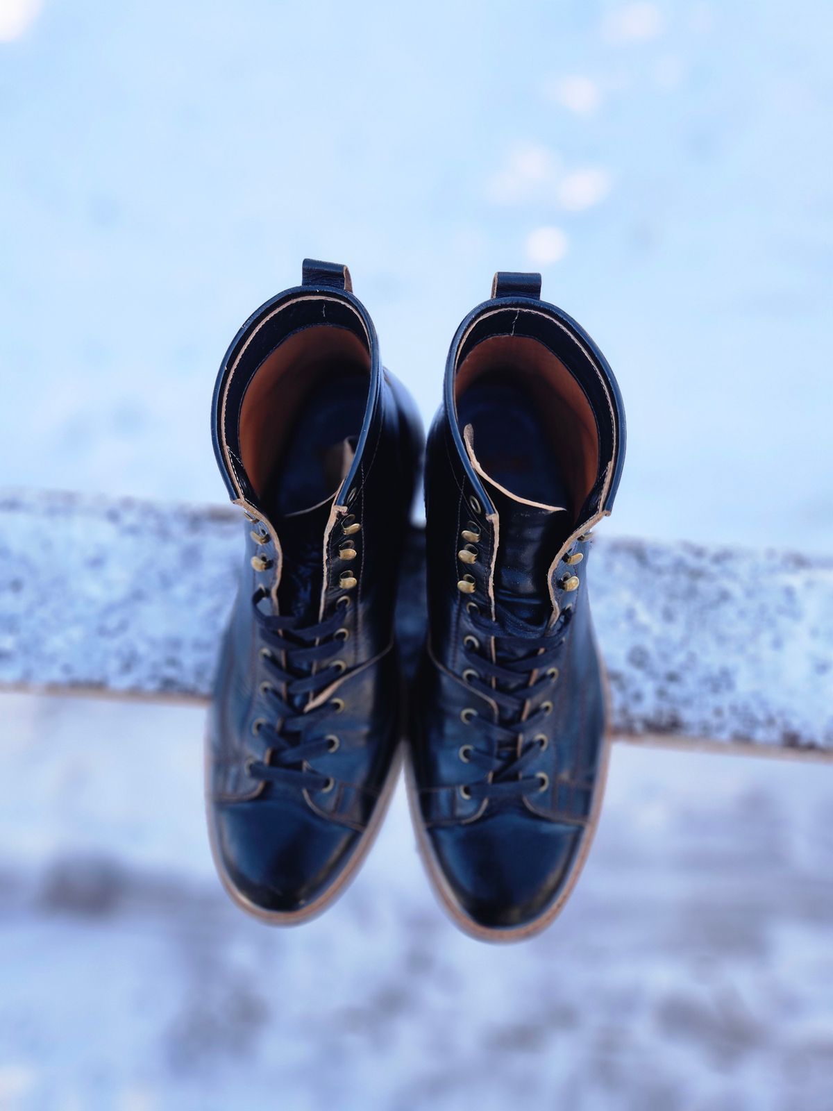 Photo by hosekileather on December 3, 2025 of the Jakkrabbits Monkey Boot in Shinki Black Teacore Horsebutt.