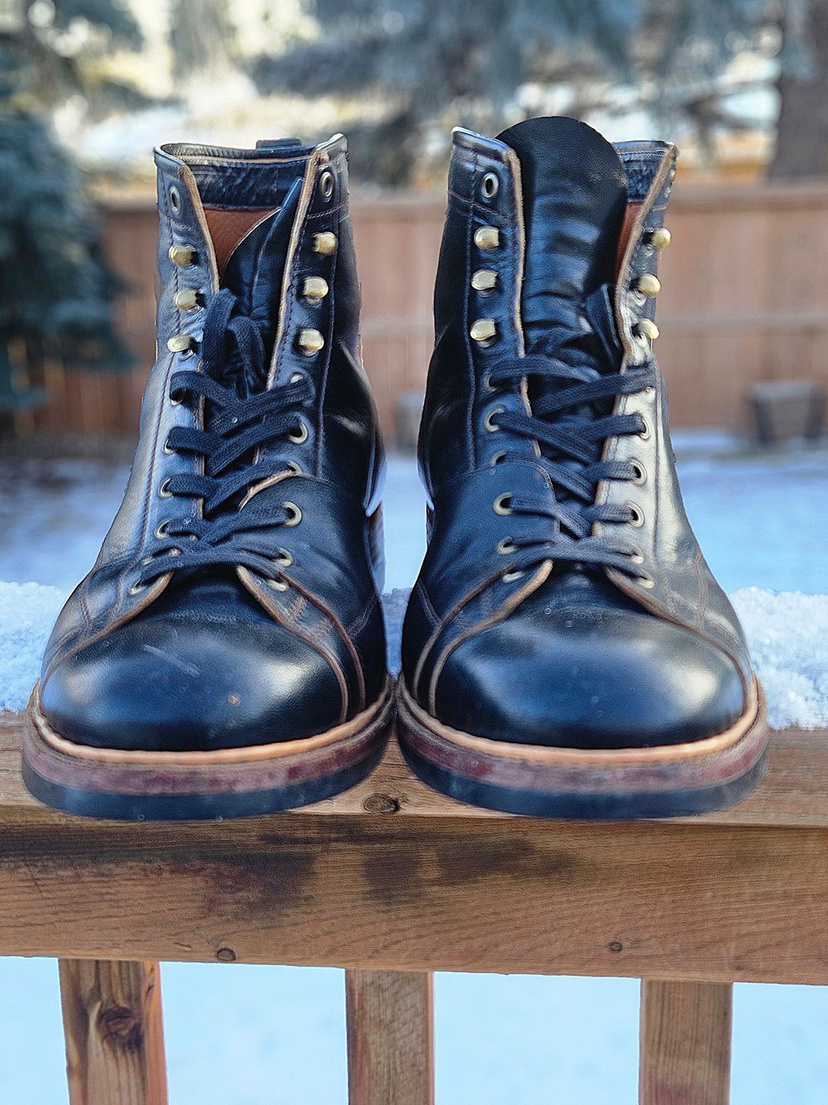 Photo by hosekileather on January 4, 2026 of the Jakkrabbits Monkey Boot in Shinki Black Teacore Horsebutt.
