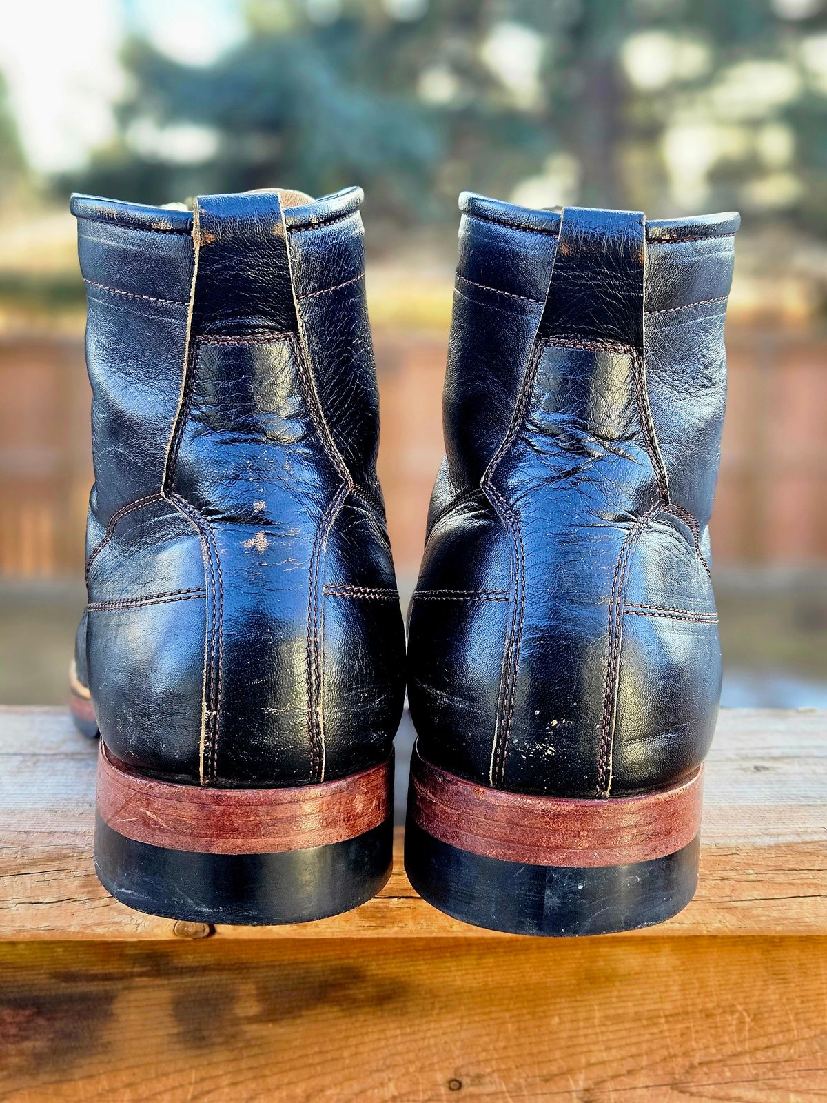 Photo by hosekileather on February 3, 2026 of the Jakkrabbits Monkey Boot in Shinki Black Teacore Horsebutt.
