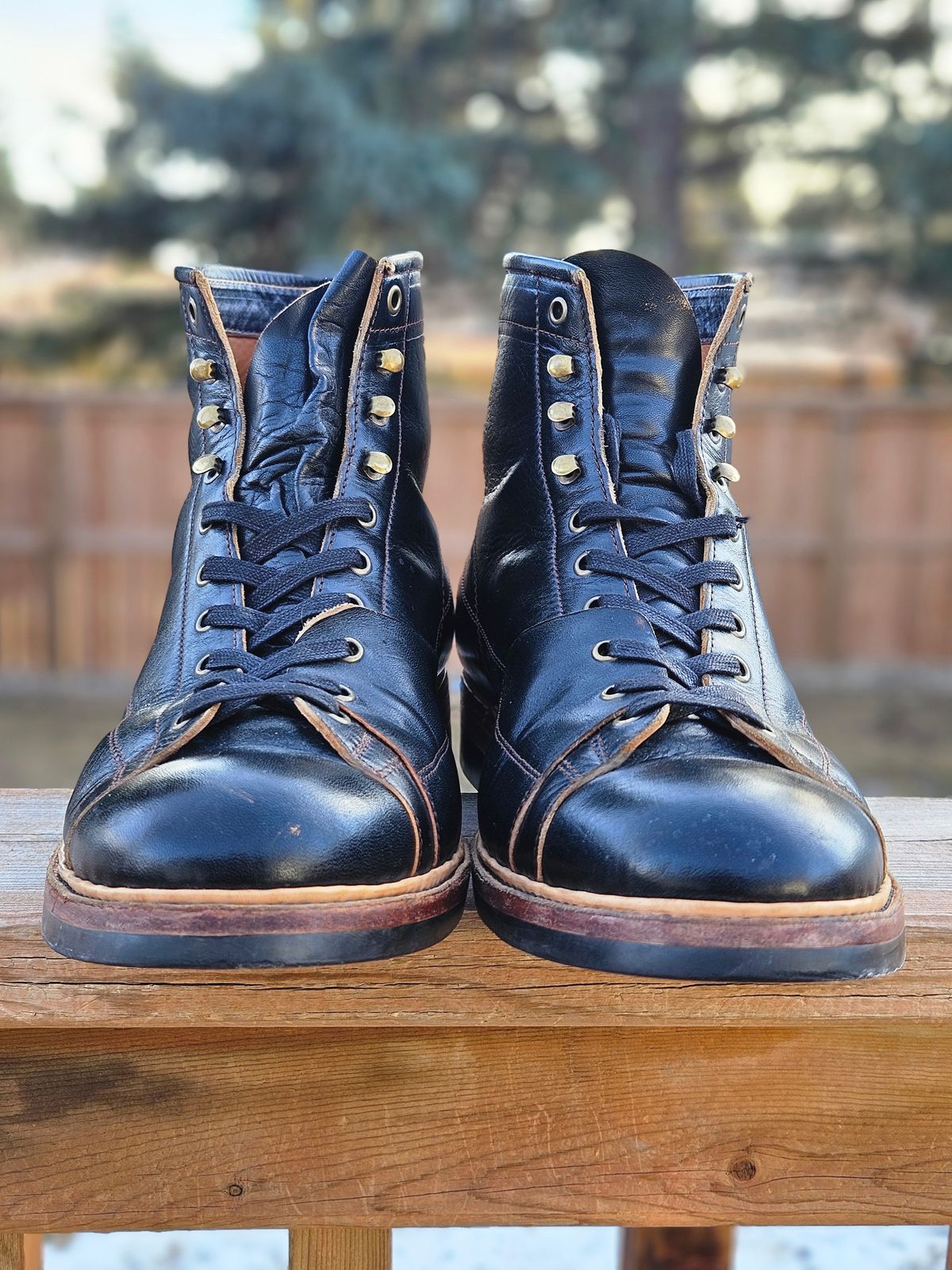 Photo by hosekileather on February 3, 2026 of the Jakkrabbits Monkey Boot in Shinki Black Teacore Horsebutt.