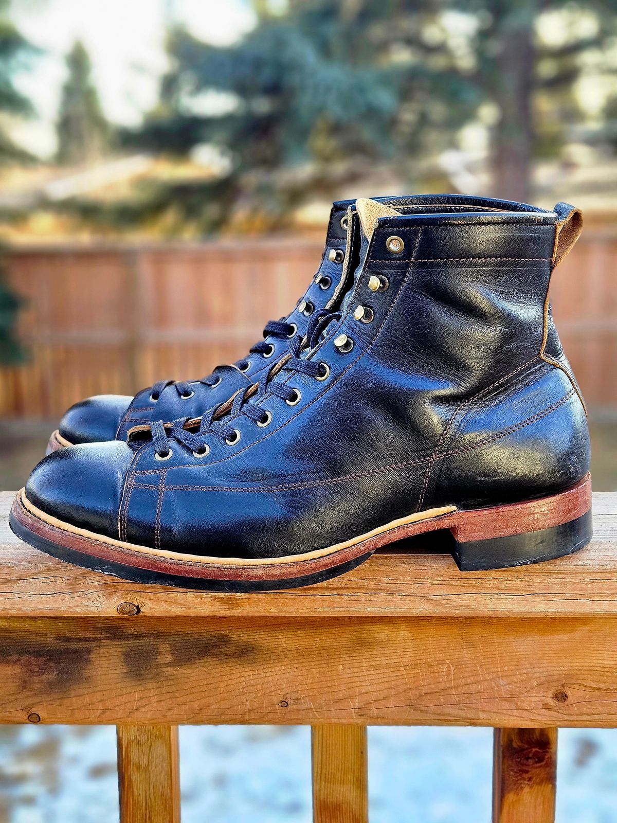 Photo by hosekileather on February 3, 2026 of the Jakkrabbits Monkey Boot in Shinki Black Teacore Horsebutt.