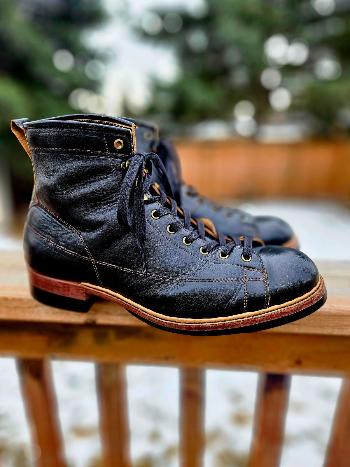 Photo by hosekileather on April 2, 2026 of the Jakkrabbits Monkey Boot in Shinki Black Teacore Horsebutt.