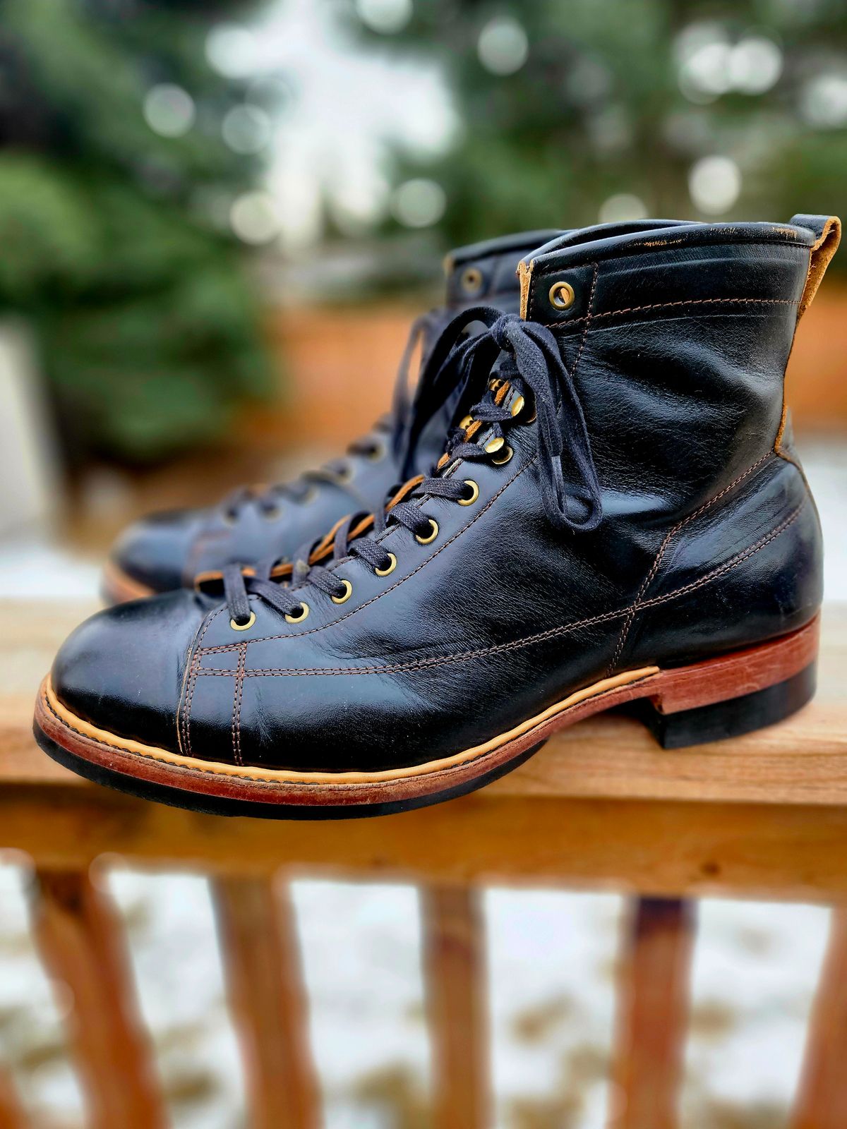 Photo by hosekileather on April 2, 2026 of the Jakkrabbits Monkey Boot in Shinki Black Teacore Horsebutt.